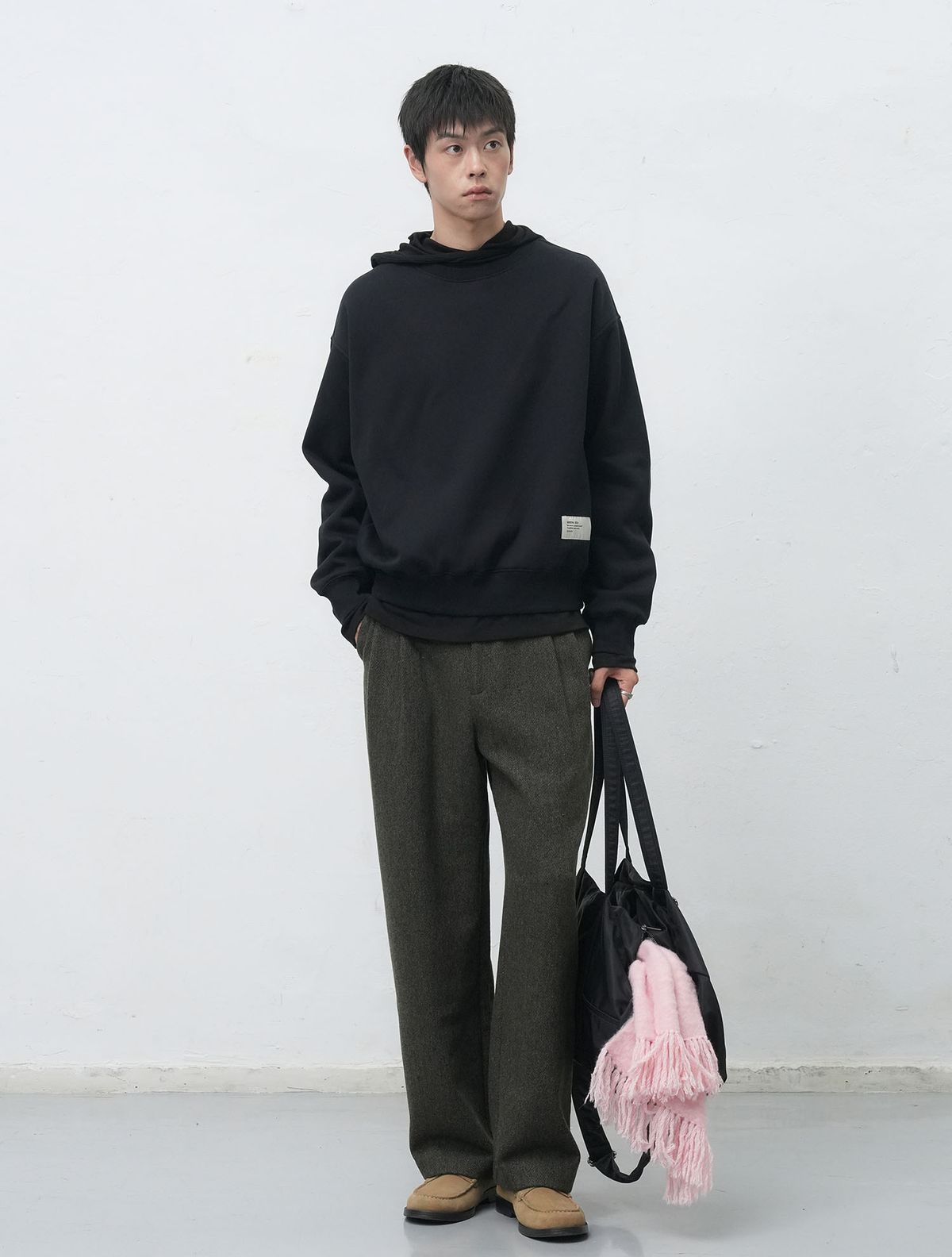 제너럴아이디어(GENERALIDEA) UNISEX 클럽 기모 맨투맨 [BLACK] / SBE4U02012