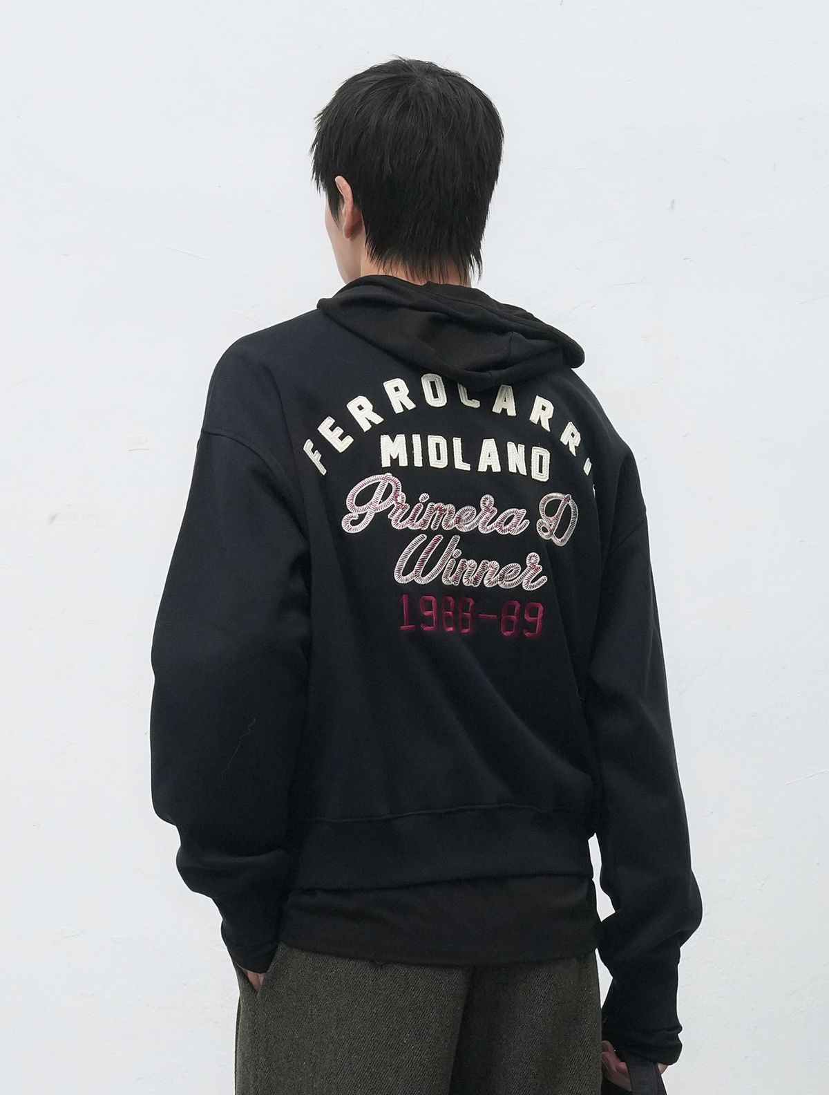 제너럴아이디어(GENERALIDEA) UNISEX 클럽 기모 맨투맨 [BLACK] / SBE4U02012