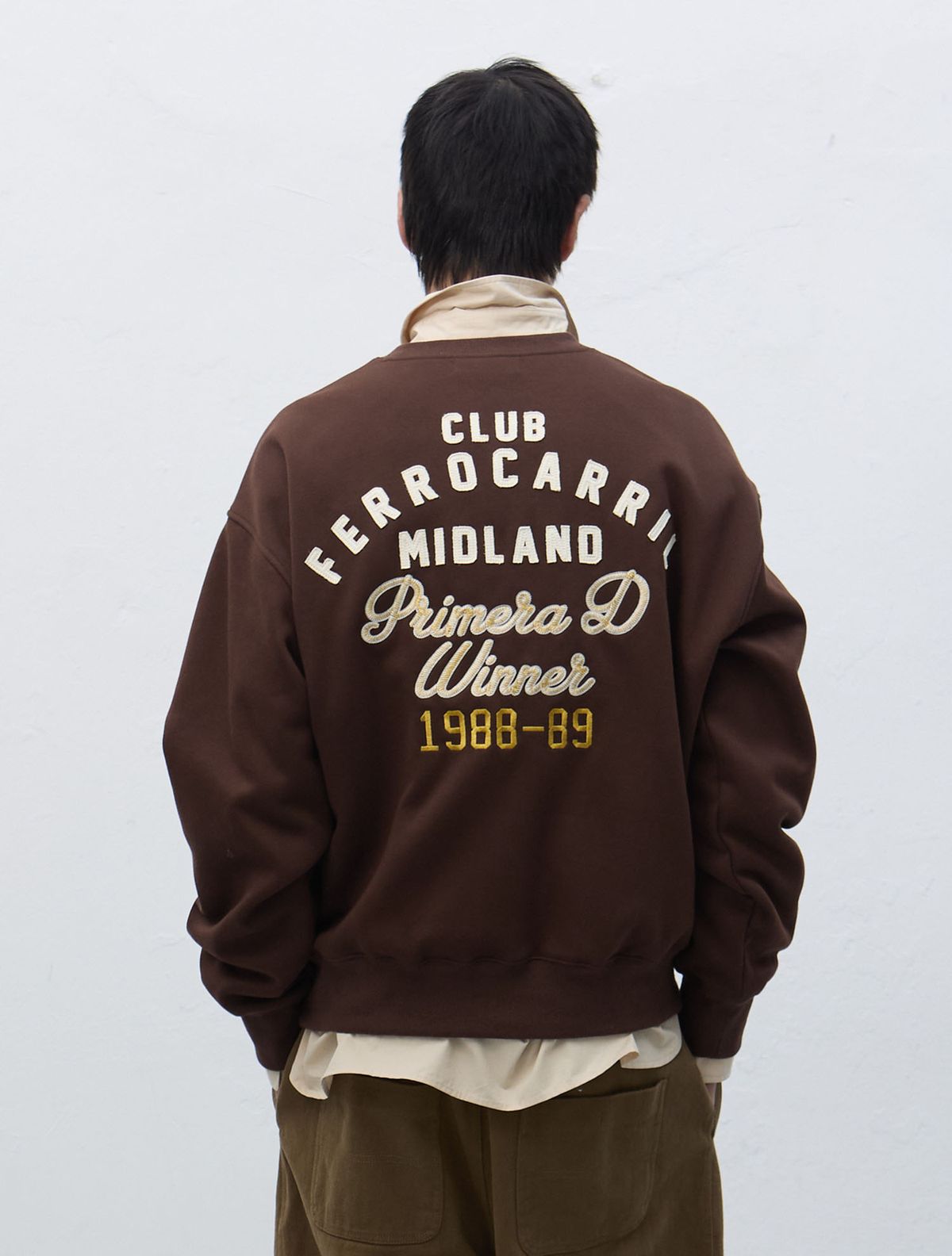 제너럴아이디어(GENERALIDEA) UNISEX 클럽 기모 맨투맨 [BROWN] / SBE4U02012