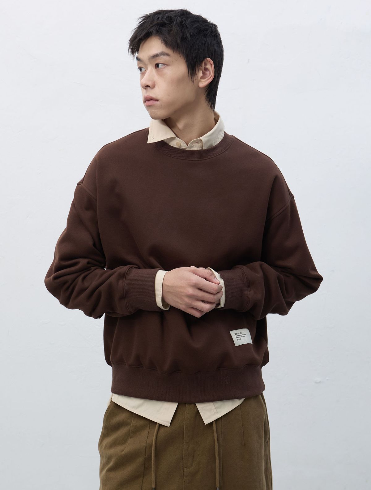 제너럴아이디어(GENERALIDEA) UNISEX 클럽 기모 맨투맨 [BROWN] / SBE4U02012
