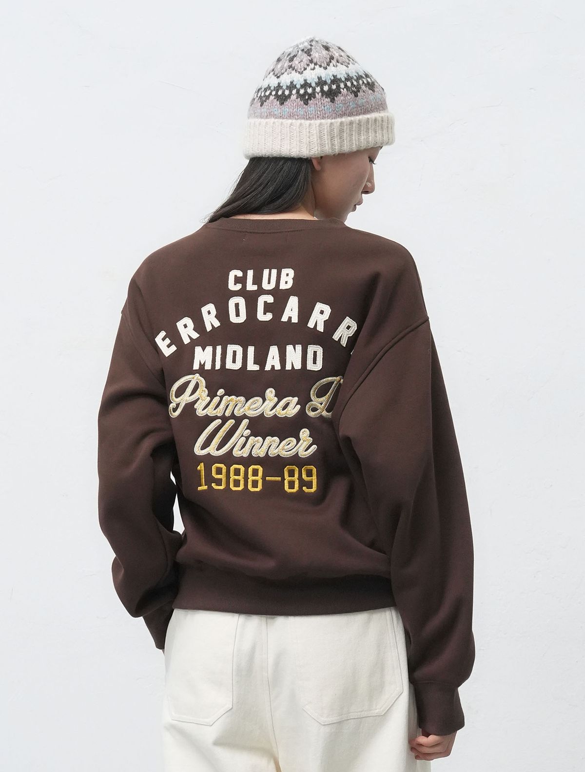 제너럴아이디어(GENERALIDEA) UNISEX 클럽 기모 맨투맨 [BROWN] / SBE4U02012