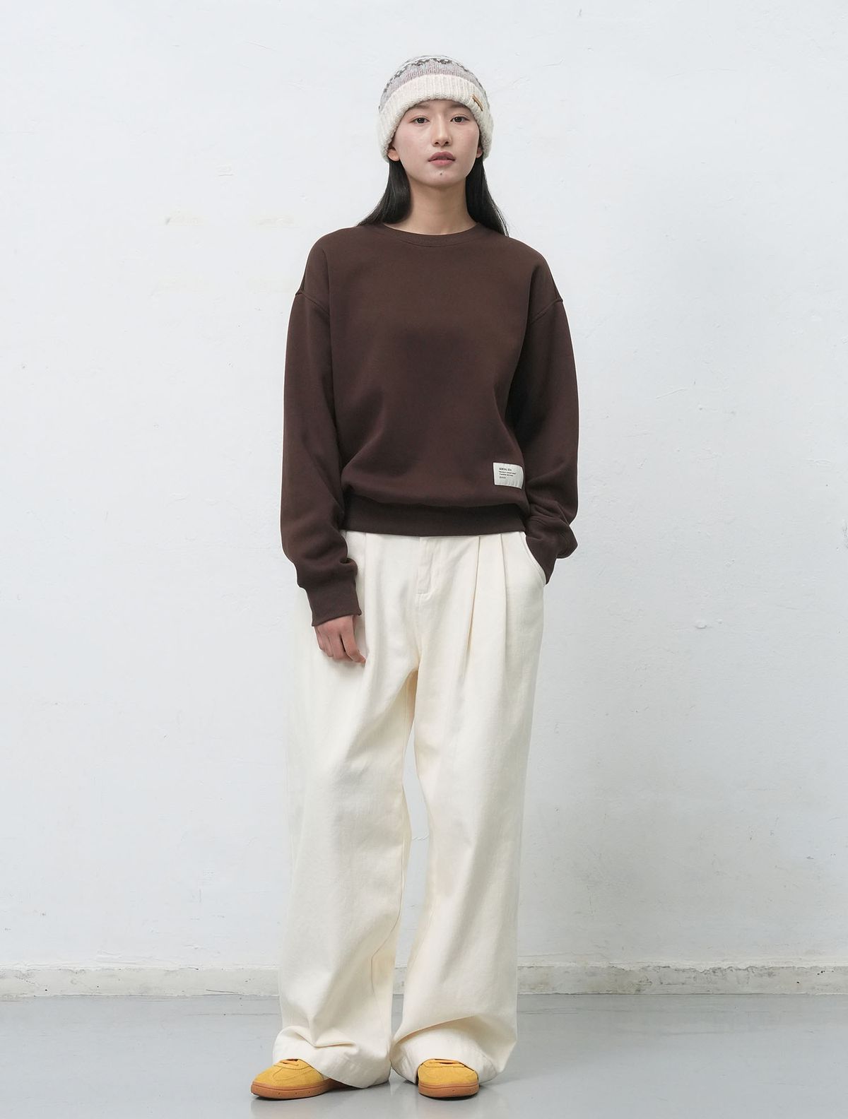 제너럴아이디어(GENERALIDEA) UNISEX 클럽 기모 맨투맨 [BROWN] / SBE4U02012