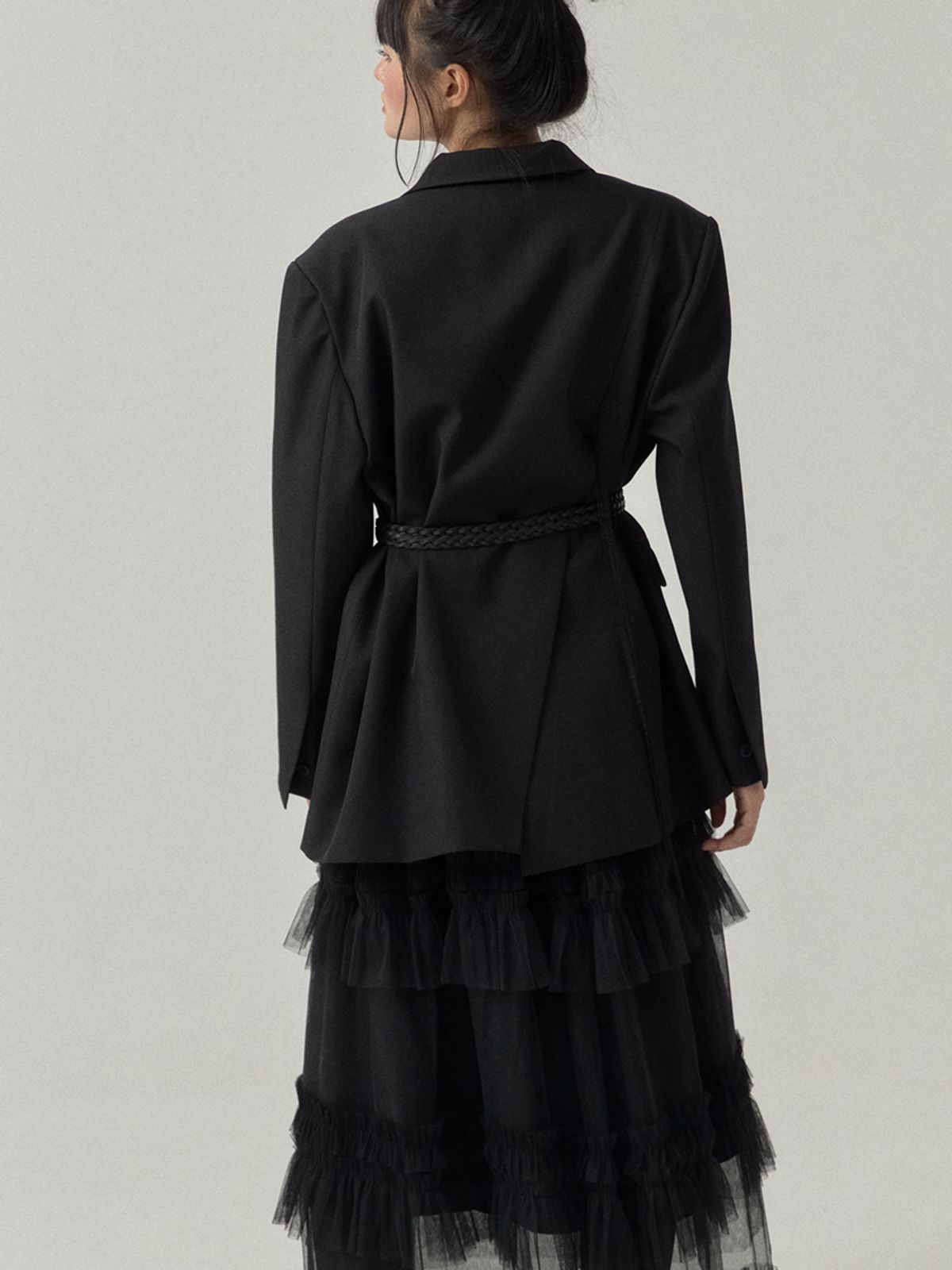 쏘리, 투 머치 러브(SORRY, TOO MUCH LOVE) Black Slit Tailored Oversized Jacket_Black