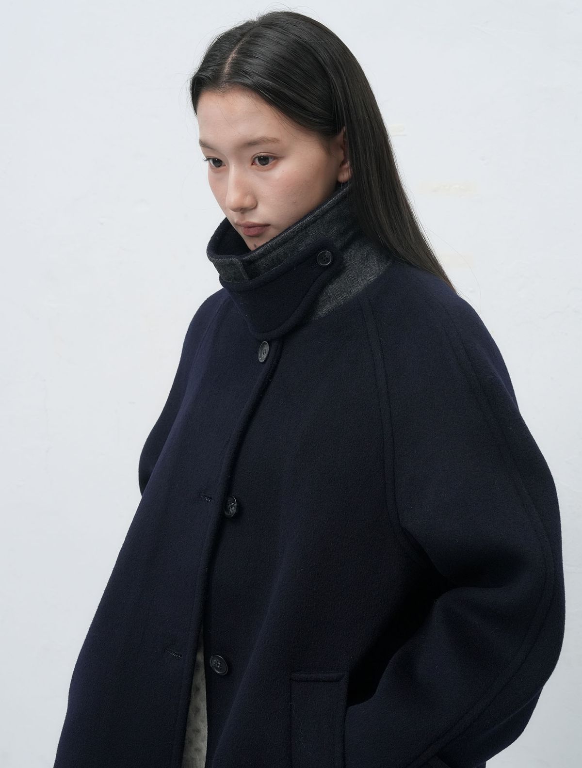 제너럴아이디어(GENERALIDEA) 울 발마칸 하프코트 [NAVY] / WBE4L10526