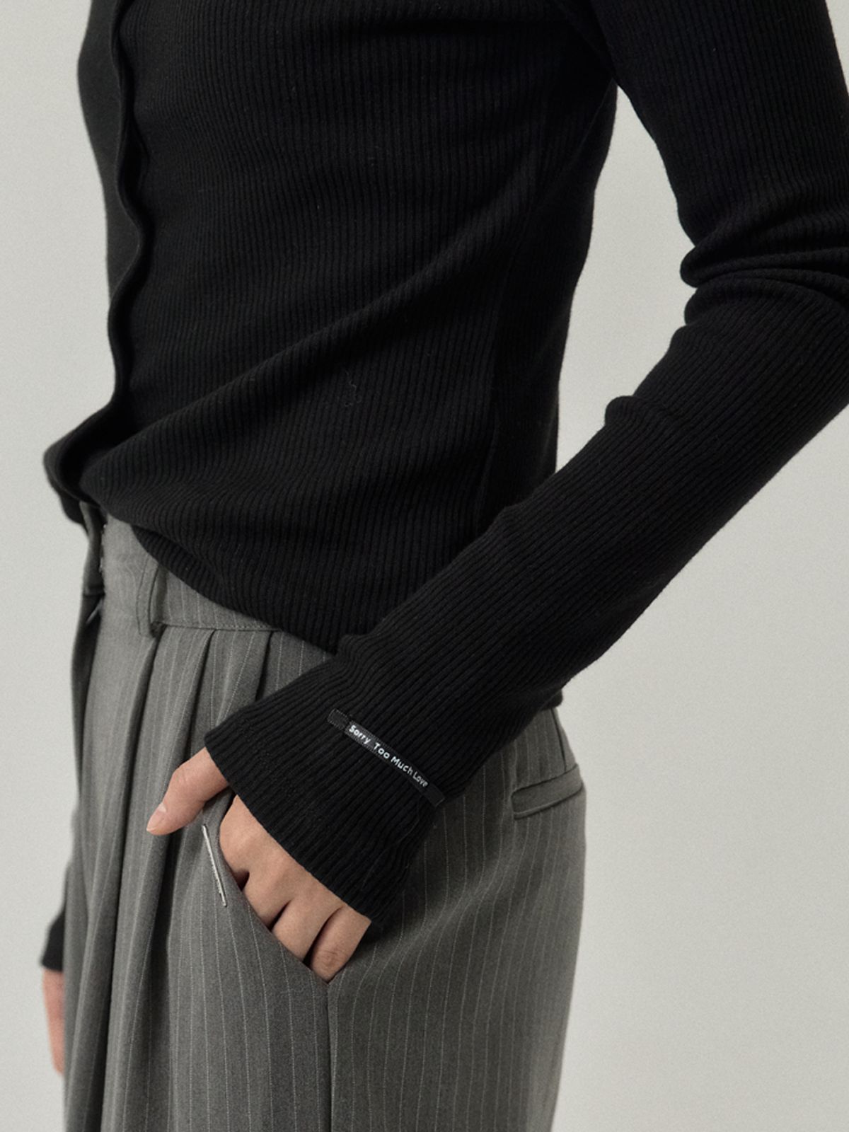쏘리, 투 머치 러브(SORRY, TOO MUCH LOVE) High Neck Button Down Ribbed Top_Black