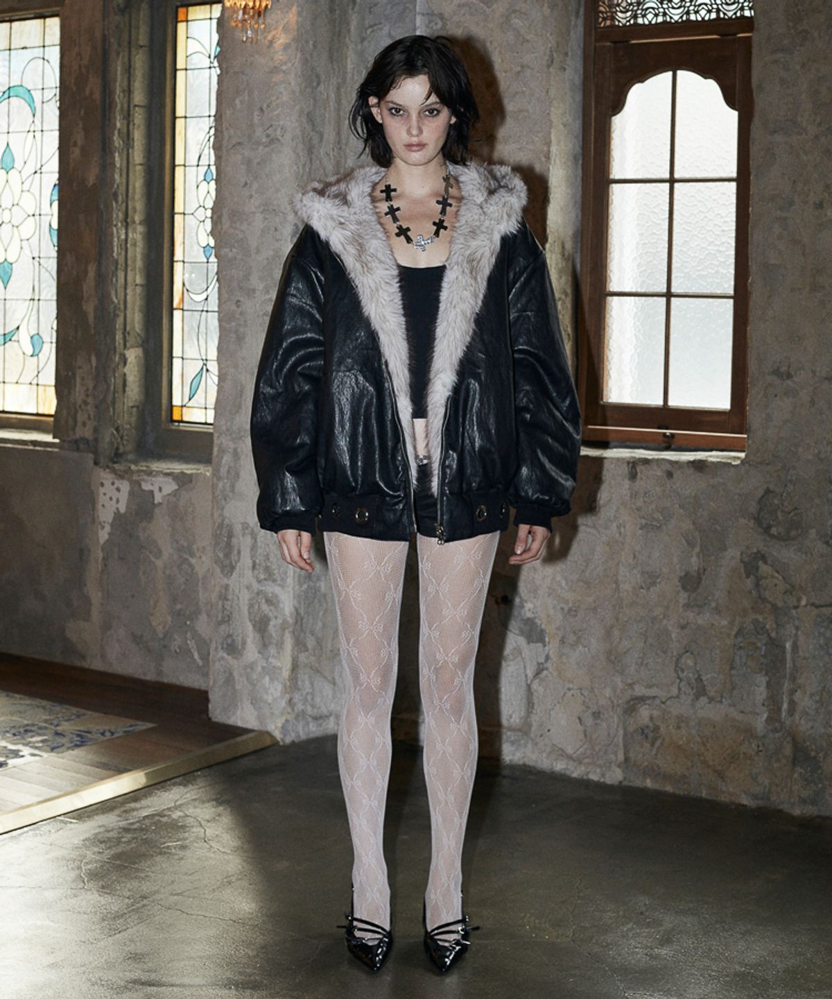 분트(VOONT) Eyelet Reversible Fur Leather Jacket (BLACK)