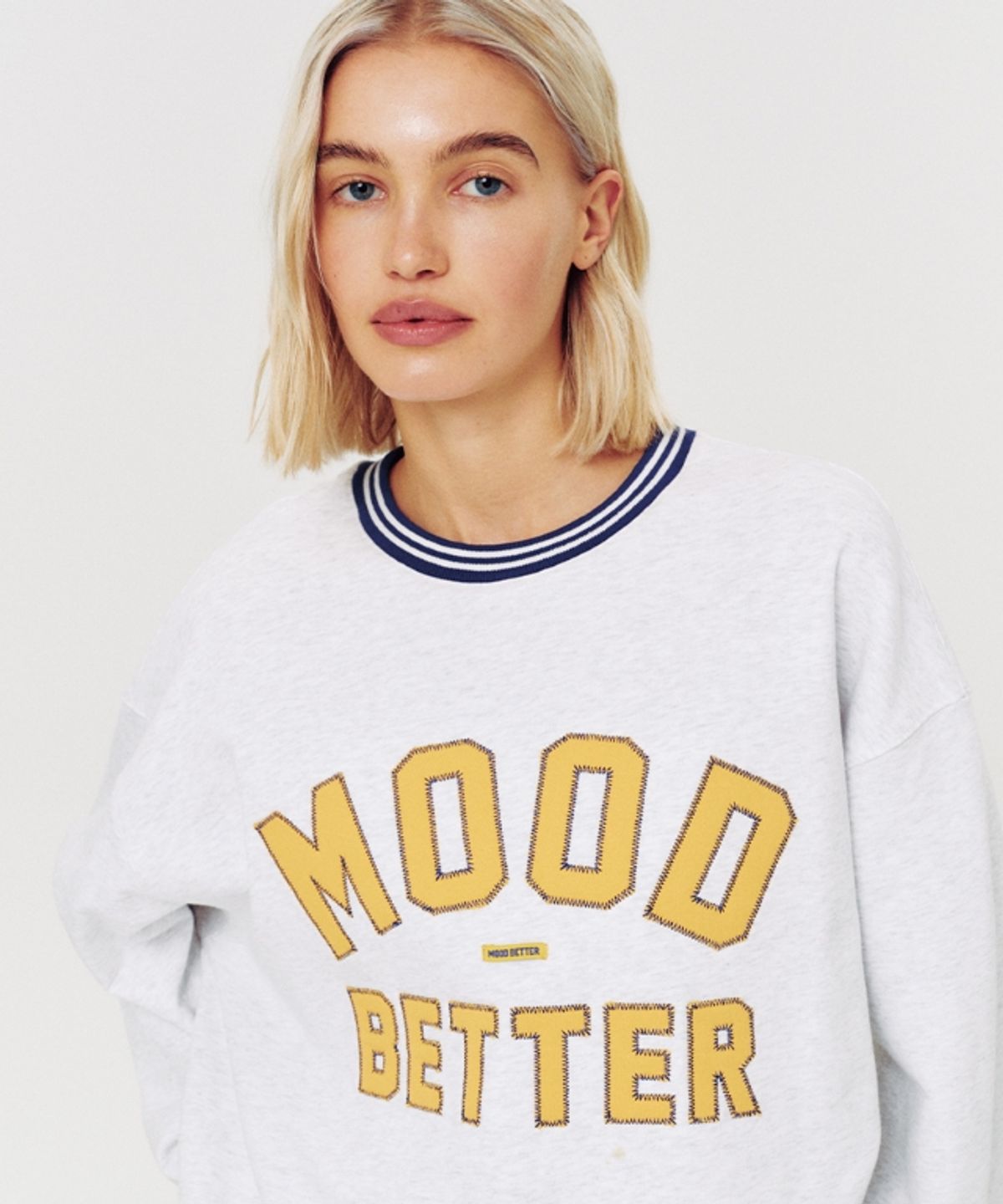 무드베러(MOODBETTER) COLLEGE STRIPED RIB SWEATSHIRT WHITE MELANGE