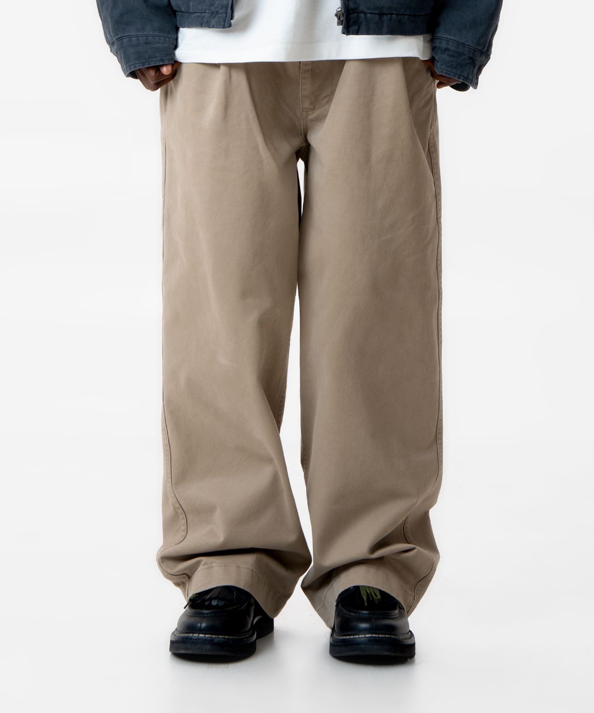 미드업데이트(MIDUPDATE) Wide Fit Cinchback Chino Pants_2color