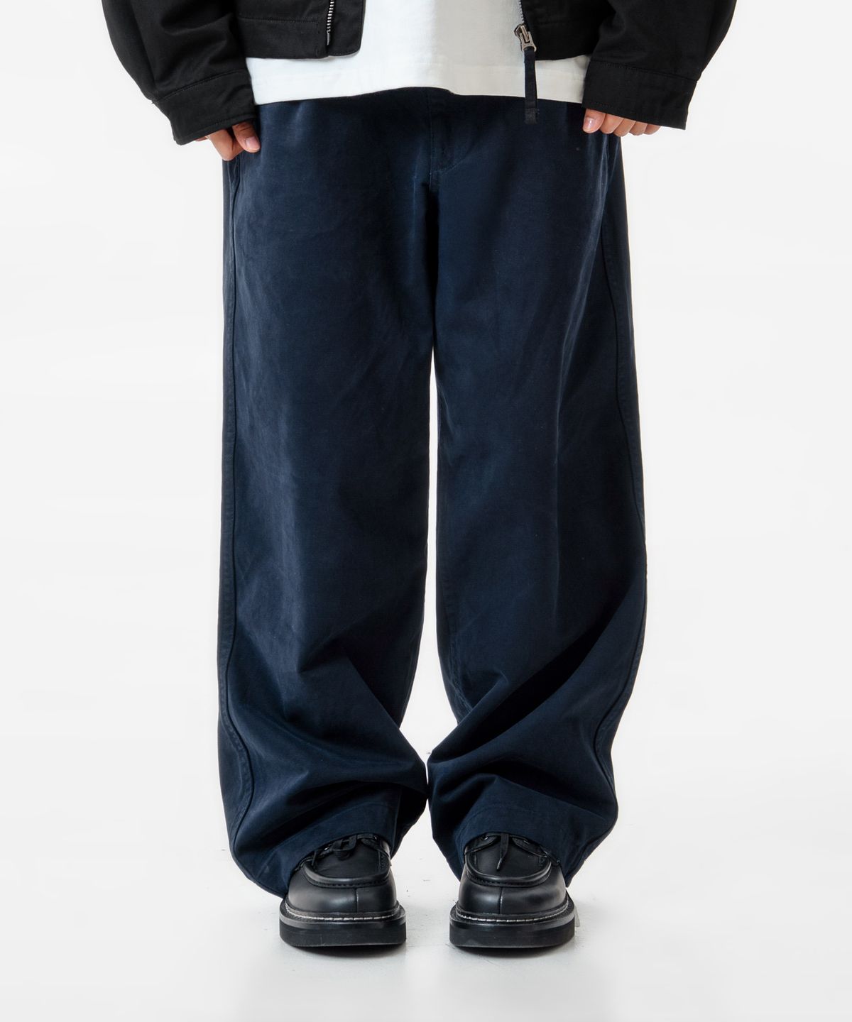 미드업데이트(MIDUPDATE) Wide Fit Cinchback Chino Pants_2color
