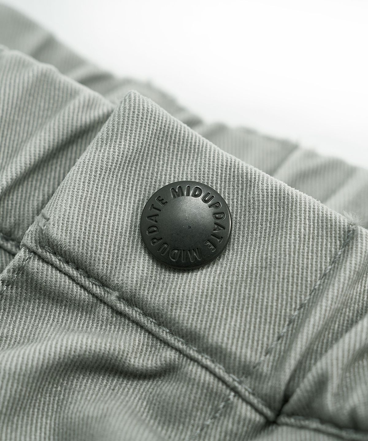 미드업데이트(MIDUPDATE) Wide Fit String Chino Pants_2color