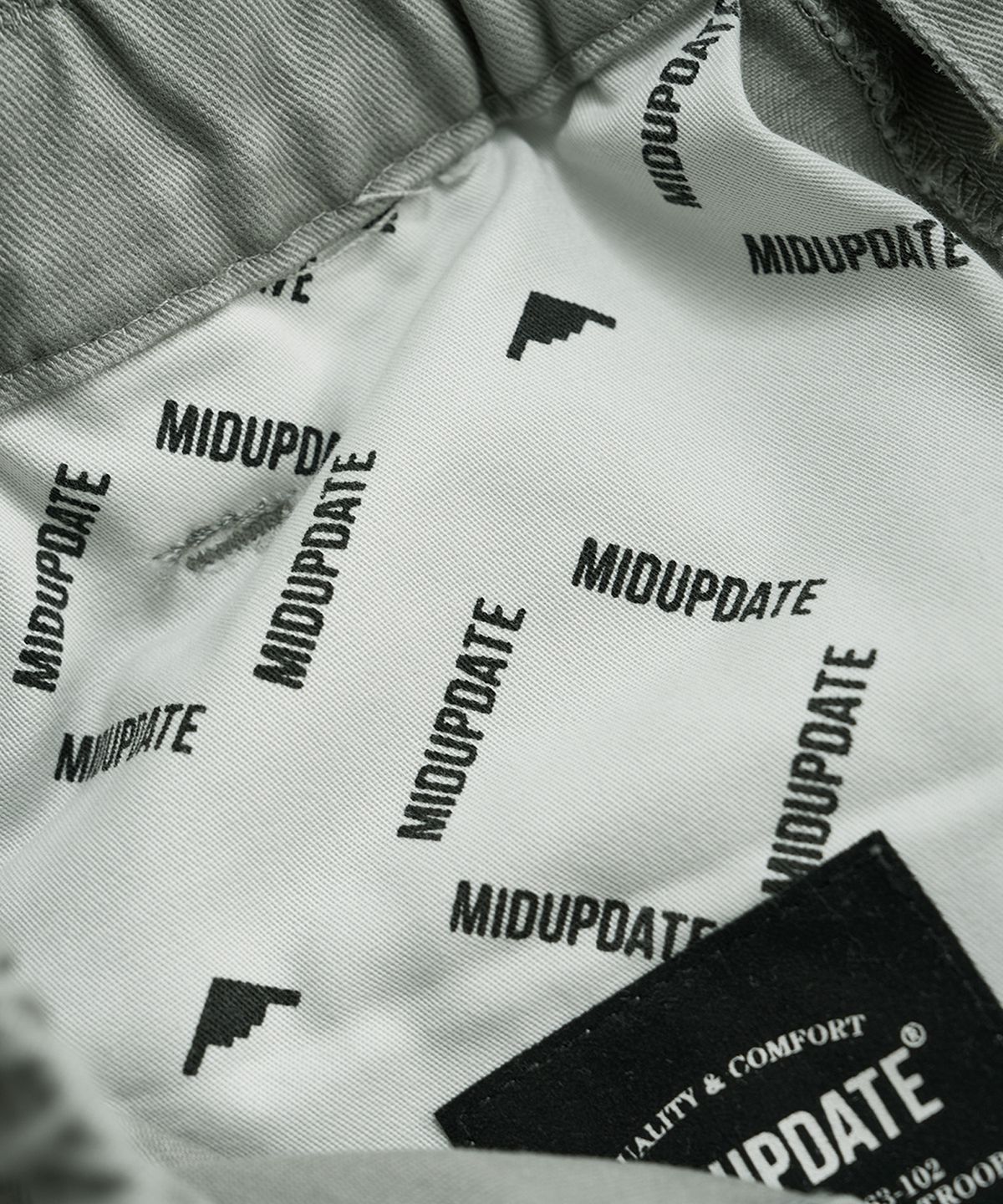 미드업데이트(MIDUPDATE) Wide Fit String Chino Pants_2color