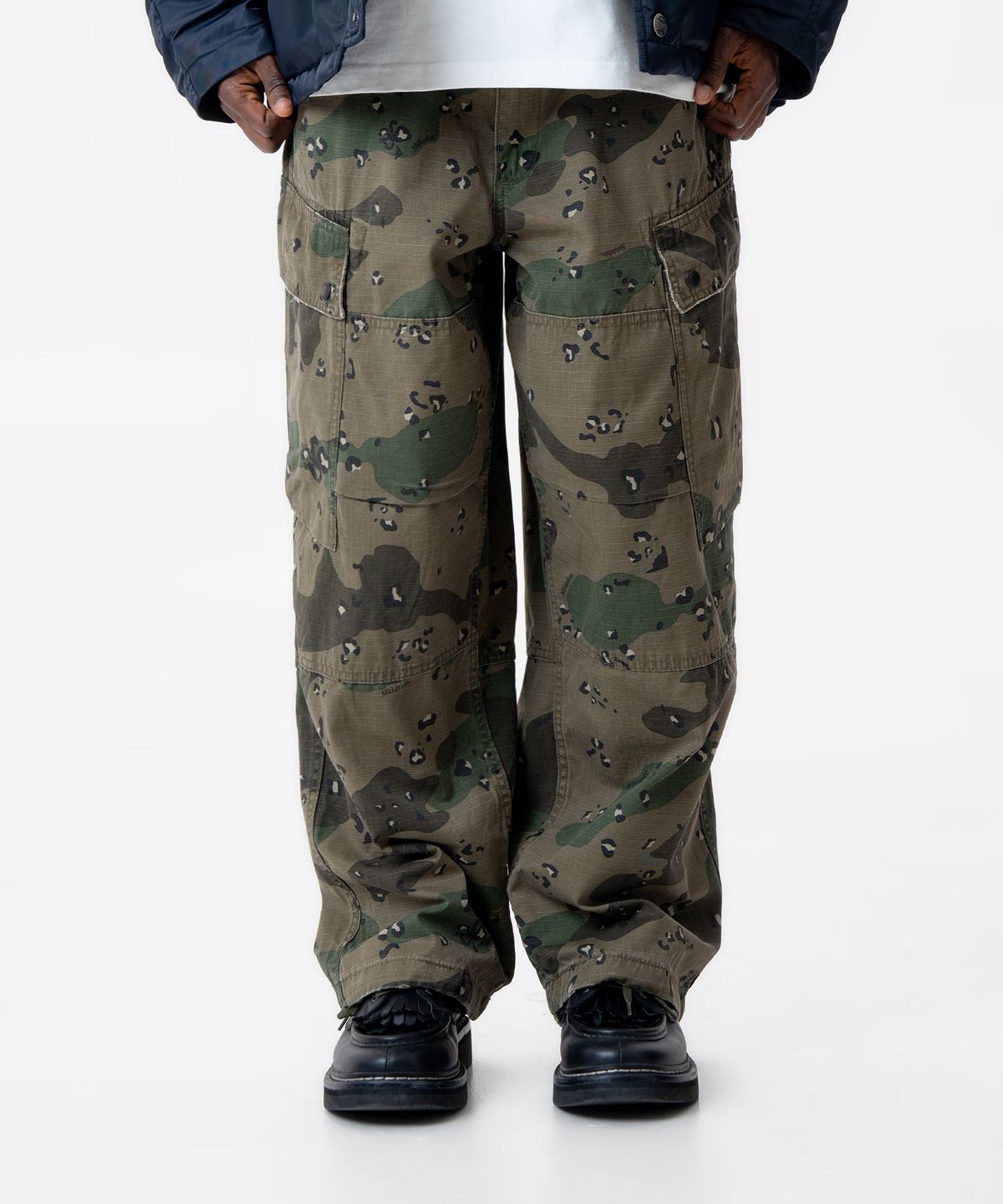 미드업데이트(MIDUPDATE) Murtb Camouflage Cargo Pants_Green