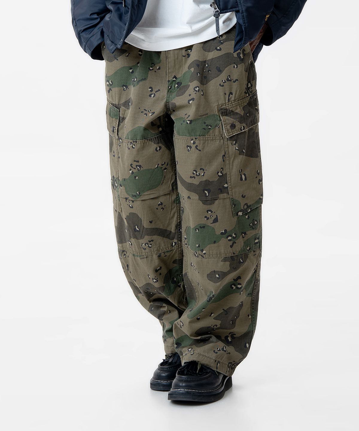미드업데이트(MIDUPDATE) Murtb Camouflage Cargo Pants_Green