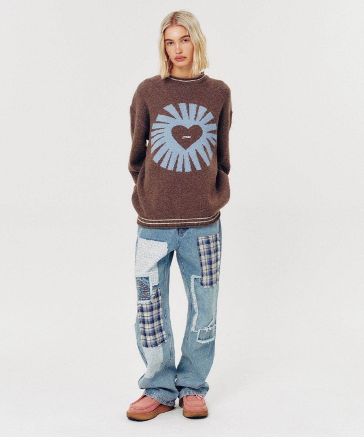 무드베러(MOODBETTER) RELAXED LOGO KNIT PULLOVER BROWN