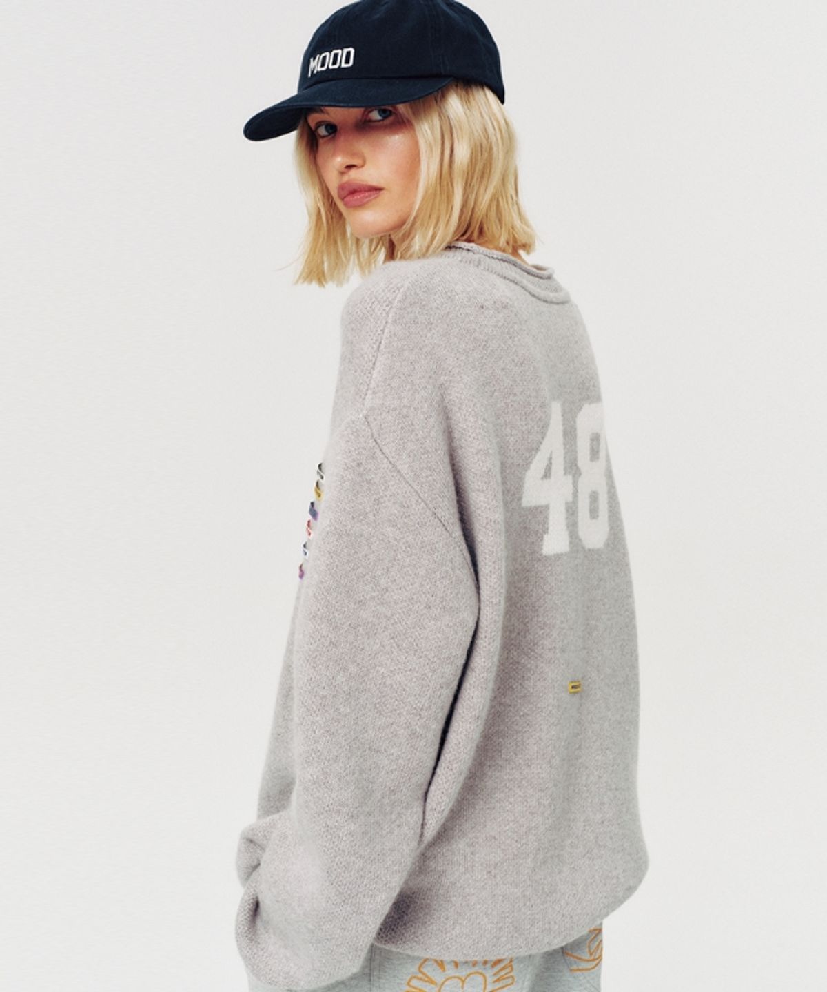 무드베러(MOODBETTER) LABEL POINT BACK NUMBER KNIT PULLOVER GREY
