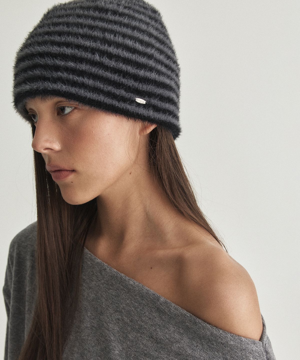 디어스토커(DEARSTALKER) ORIA FLUFFY STRIPE BEANIE - 2 COLOR