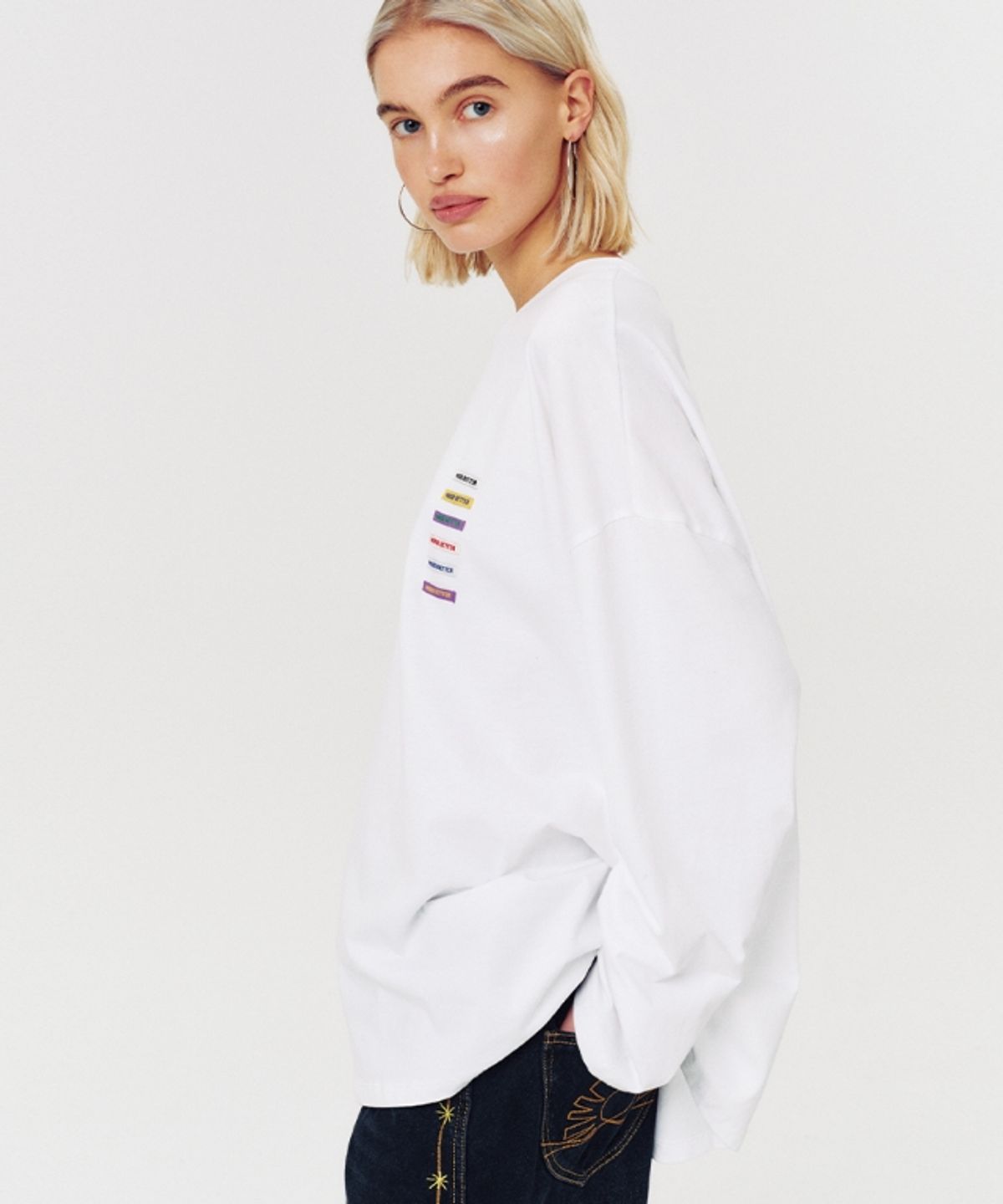 무드베러(MOODBETTER) LABEL POINT LONG SLEEVE WHITE
