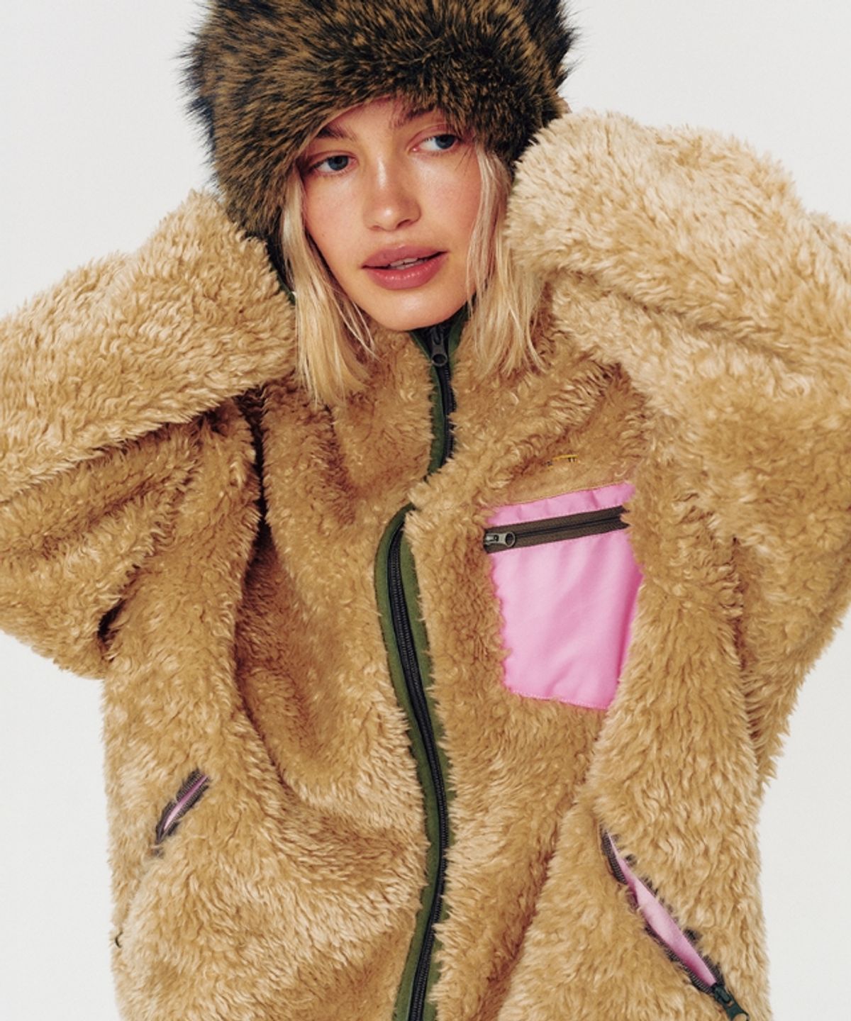 무드베러(MOODBETTER) SHEARLING FLEECE ZIP UP JUMPER BROWN