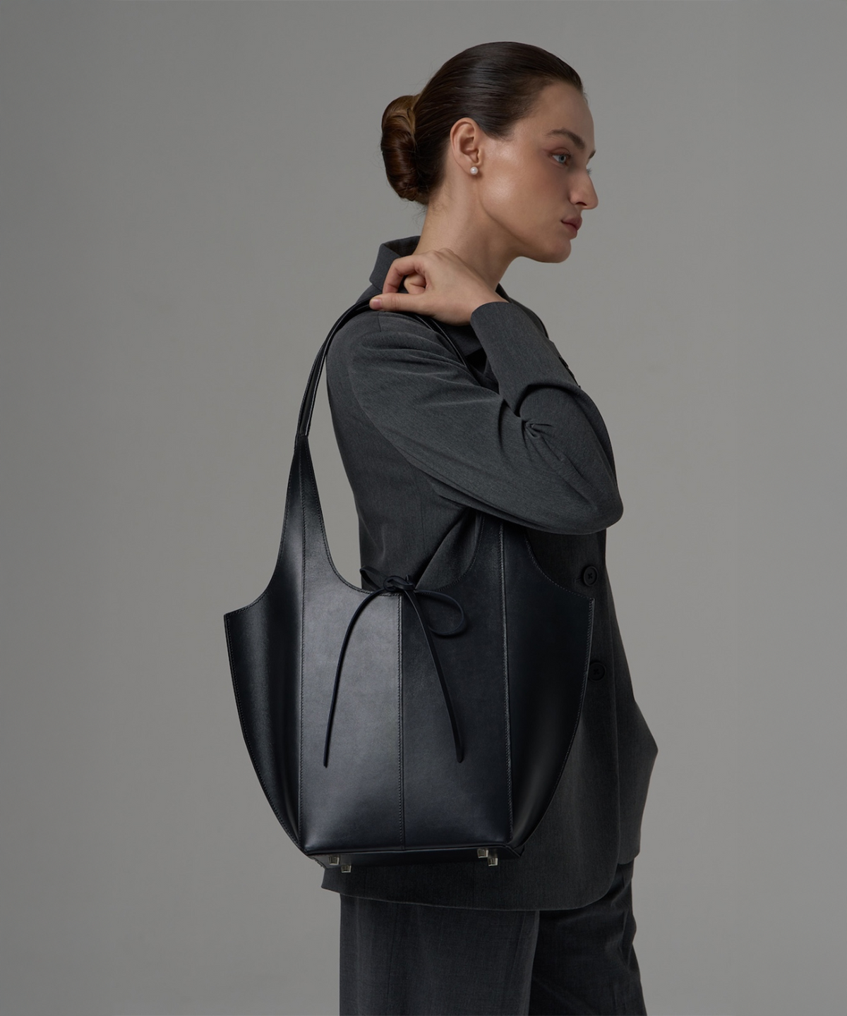 제마 에르베 르 코티디앙(ZEMA ÉLEVER LE QUOTIDIEN) Onnete Tote Bag M - Midnight Black (오네뜨 토트백 M)