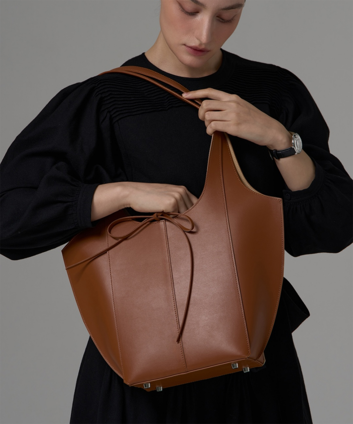 제마 에르베 르 코티디앙(ZEMA ÉLEVER LE QUOTIDIEN) Onnete Tote Bag M - Camel Tan (오네뜨 토트백 M)