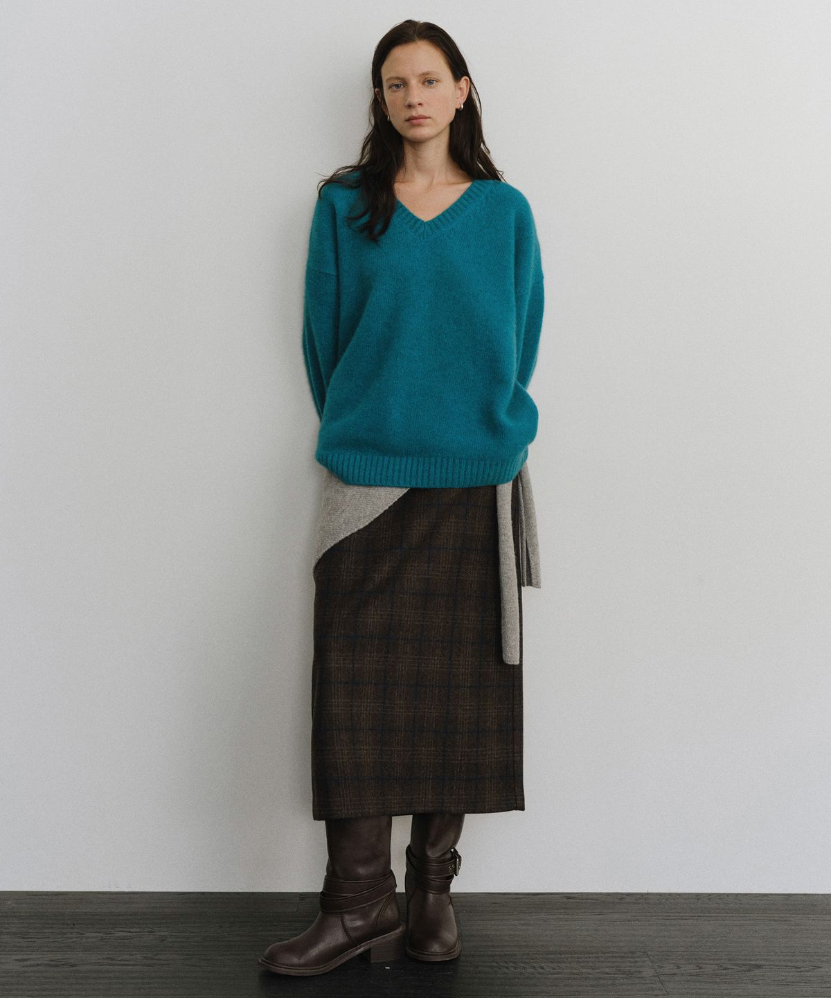 유라고(URAGO) Super fine raccoon V-neck knit