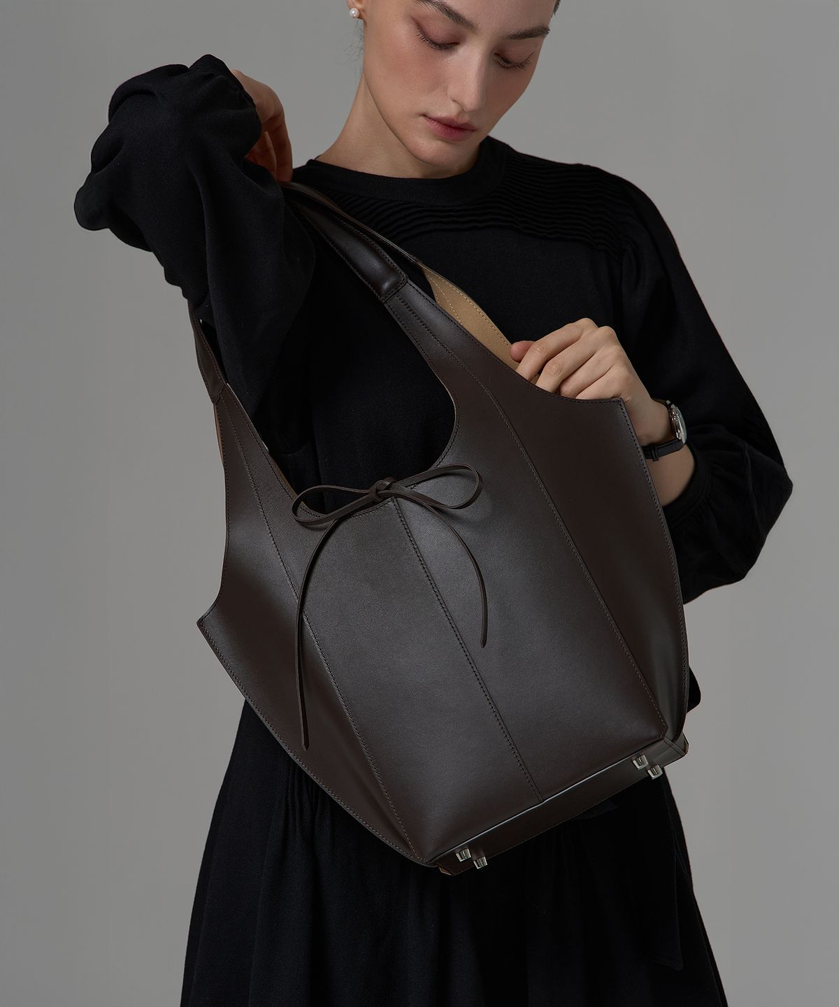 제마 에르베 르 코티디앙(ZEMA ÉLEVER LE QUOTIDIEN) Onnete Tote Bag M - Espresso Brown (오네뜨 토트백 M)