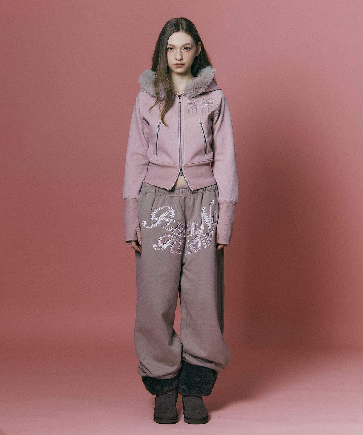 플리즈노팔로우(PLEASENOFOLLOW) Mami Wide Sweat Jogger (Mocha Mousse)