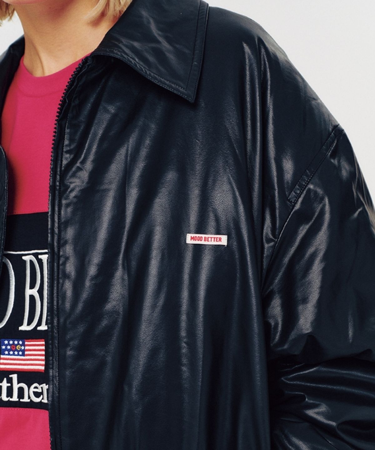 무드베러(MOODBETTER) GLOSSY FAUX LEATHER BOMBER JACKET BLACK