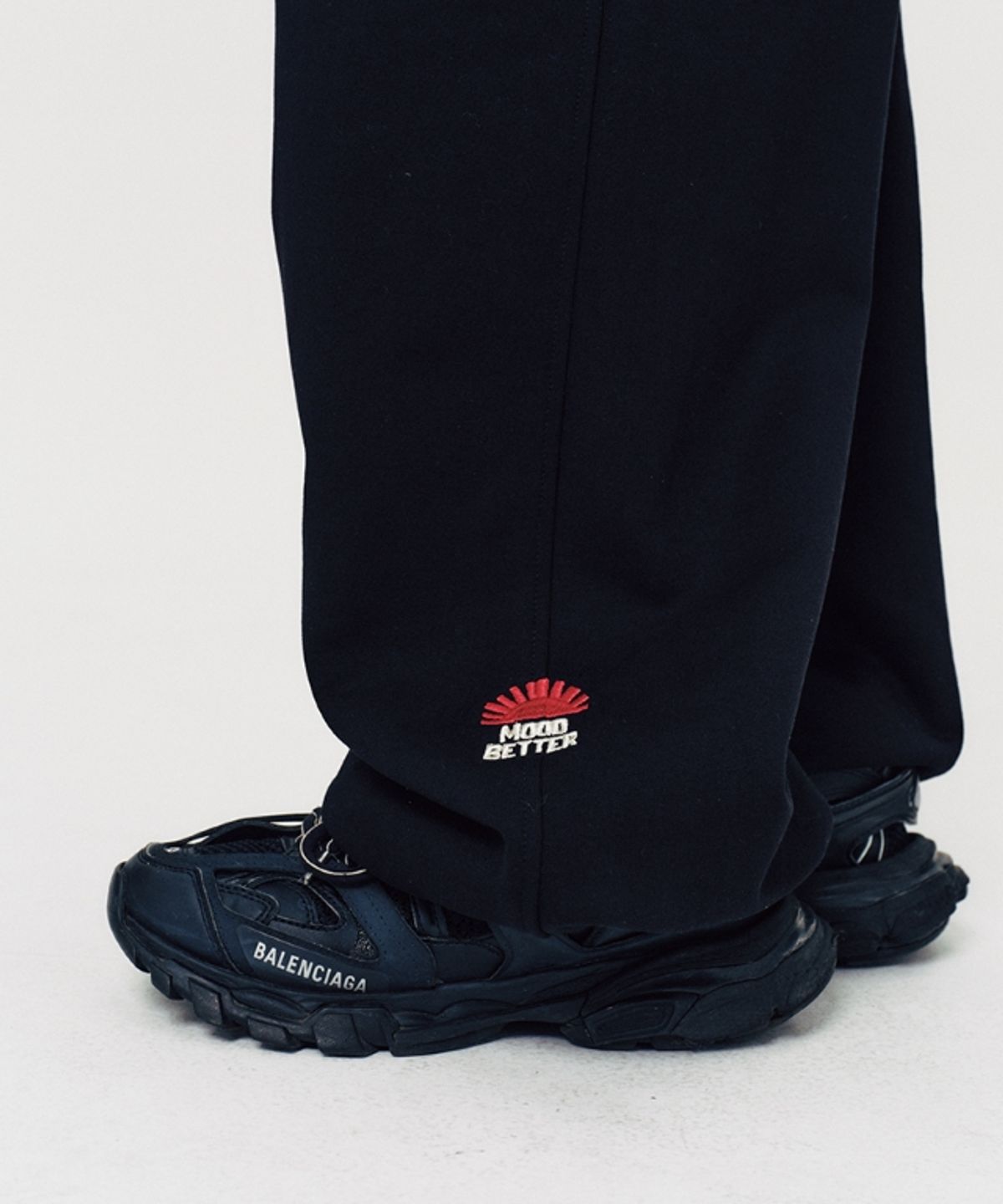 무드베러(MOODBETTER) SUNRISE SWEAT JOGGER PANTS BLACK