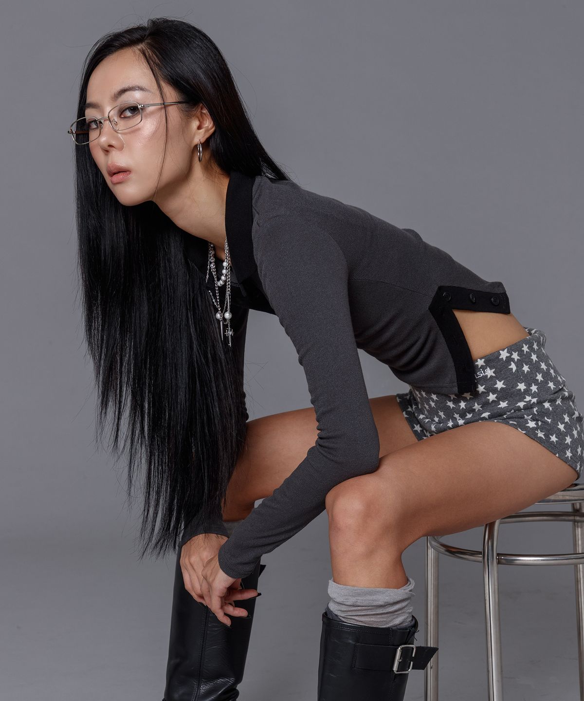 슬리시스(SLYISIS) Unbalance Slit Polo Top (Charcoal)