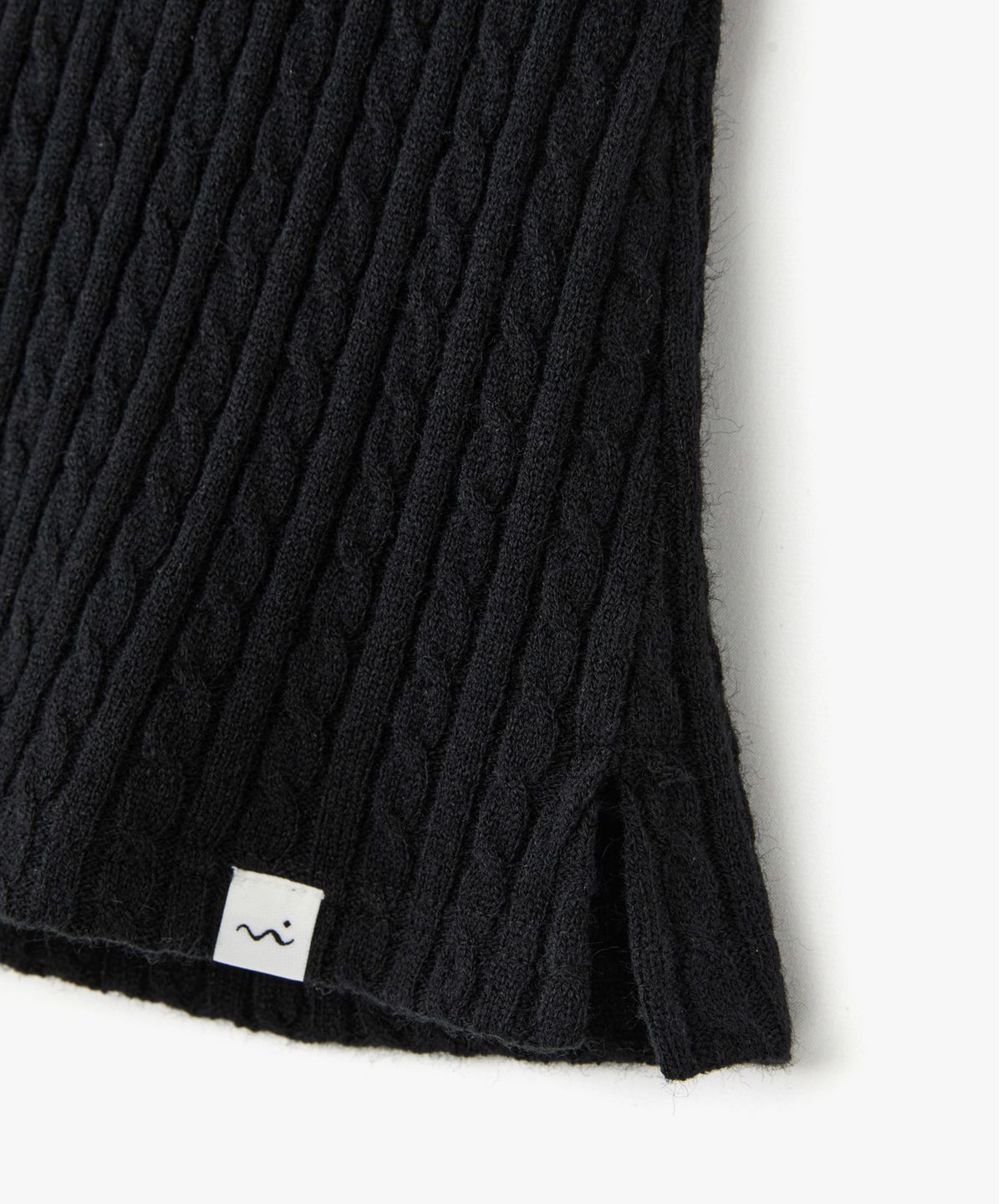 포에브(POEV) Cable Knit Mini Skirt Shorts - Black