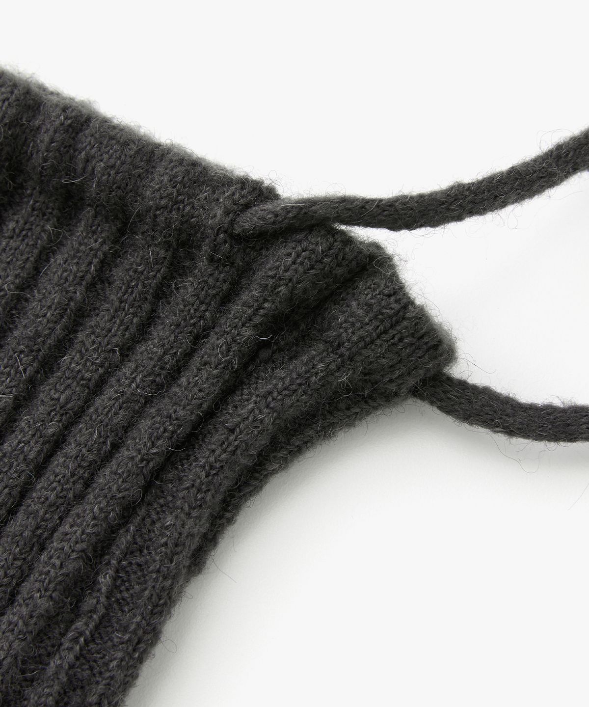 포에브(POEV) Drawstring Leg Warmer - Charcoal