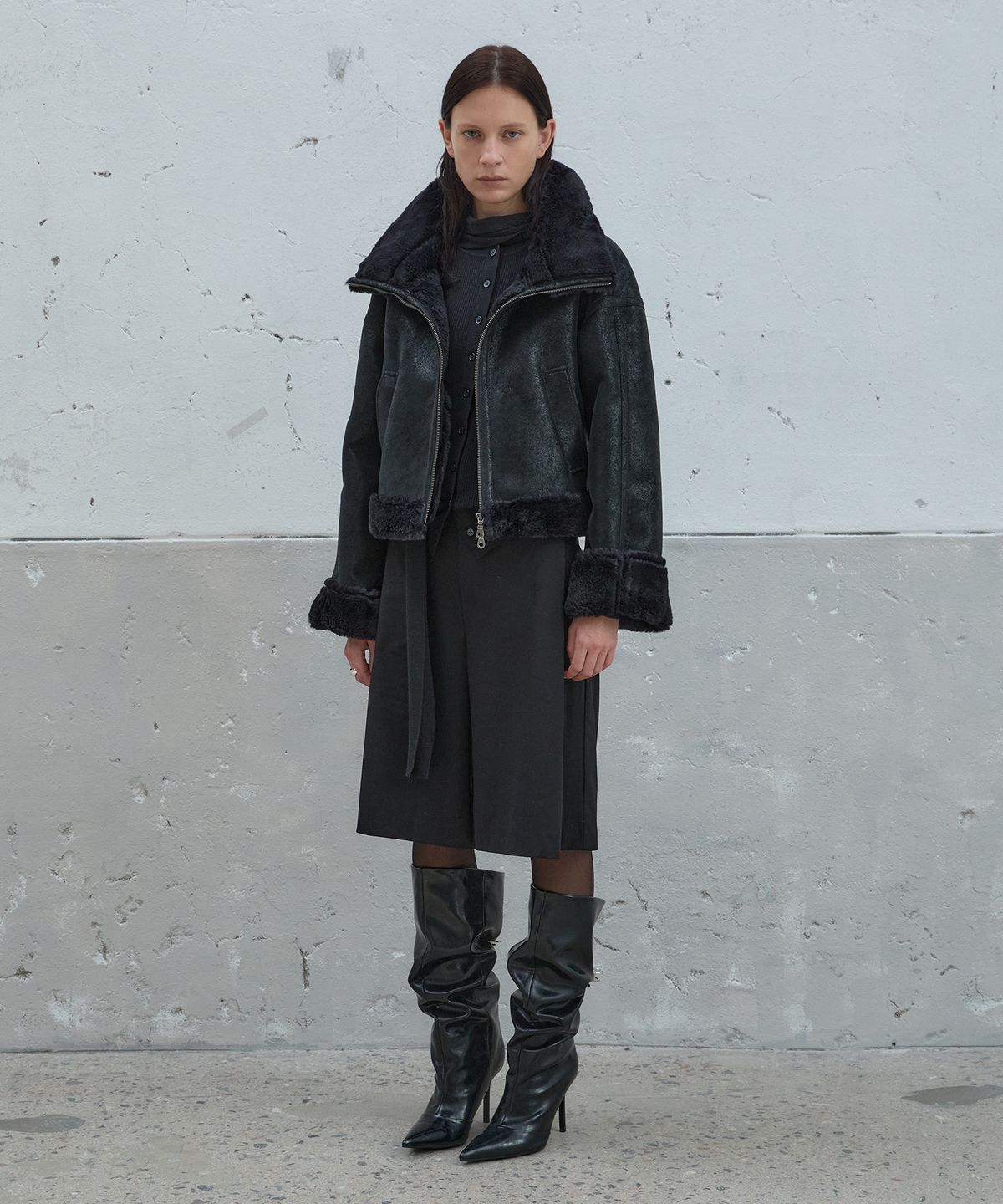 앤드로스(ANDROS) High Neck Short Shearling Jacket (Black)