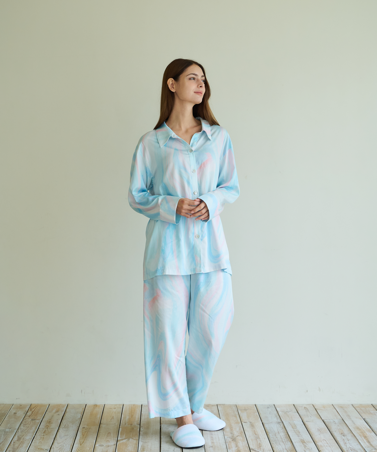 컨투어송(CONTOURSONG) Pastel Blue Silky 면모달 파자마 세트