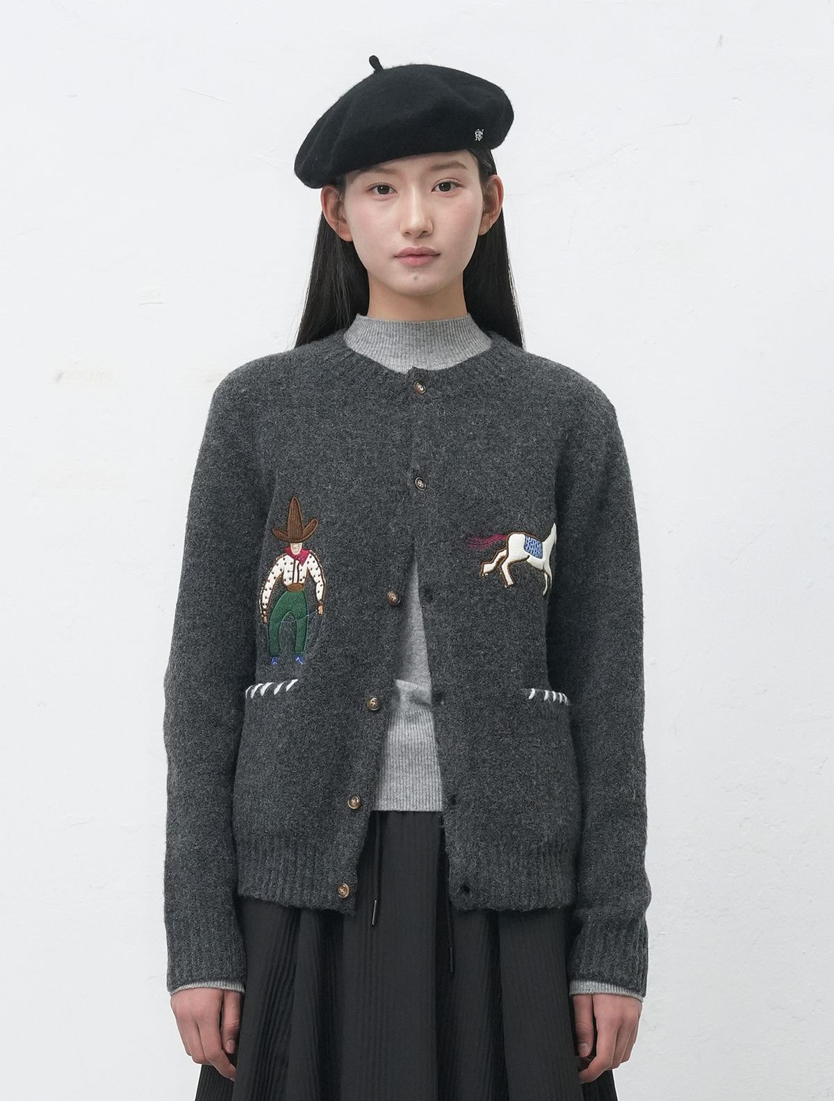 제너럴아이디어(GENERALIDEA) UNISEX 카우보이 크루넥 가디건 [CHARCOAL] / SBE4U04013