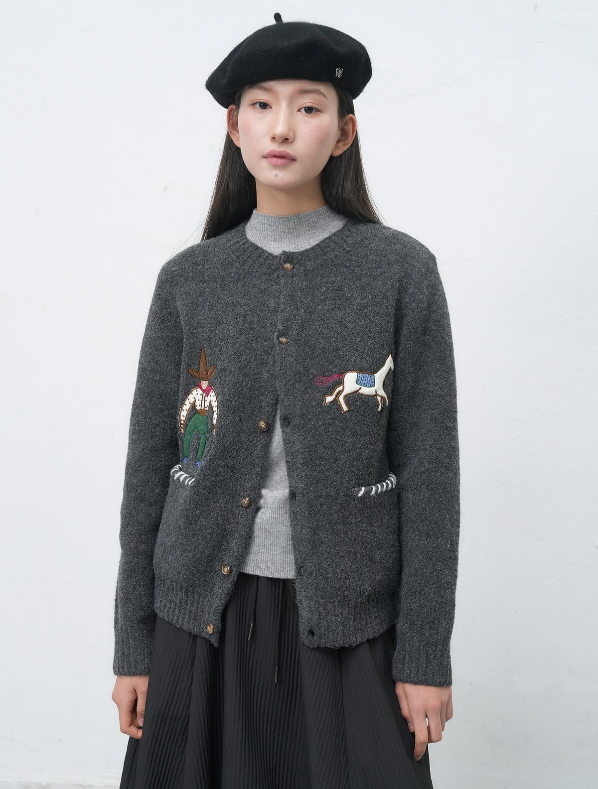 제너럴아이디어(GENERALIDEA) UNISEX 카우보이 크루넥 가디건 [CHARCOAL] / SBE4U04013