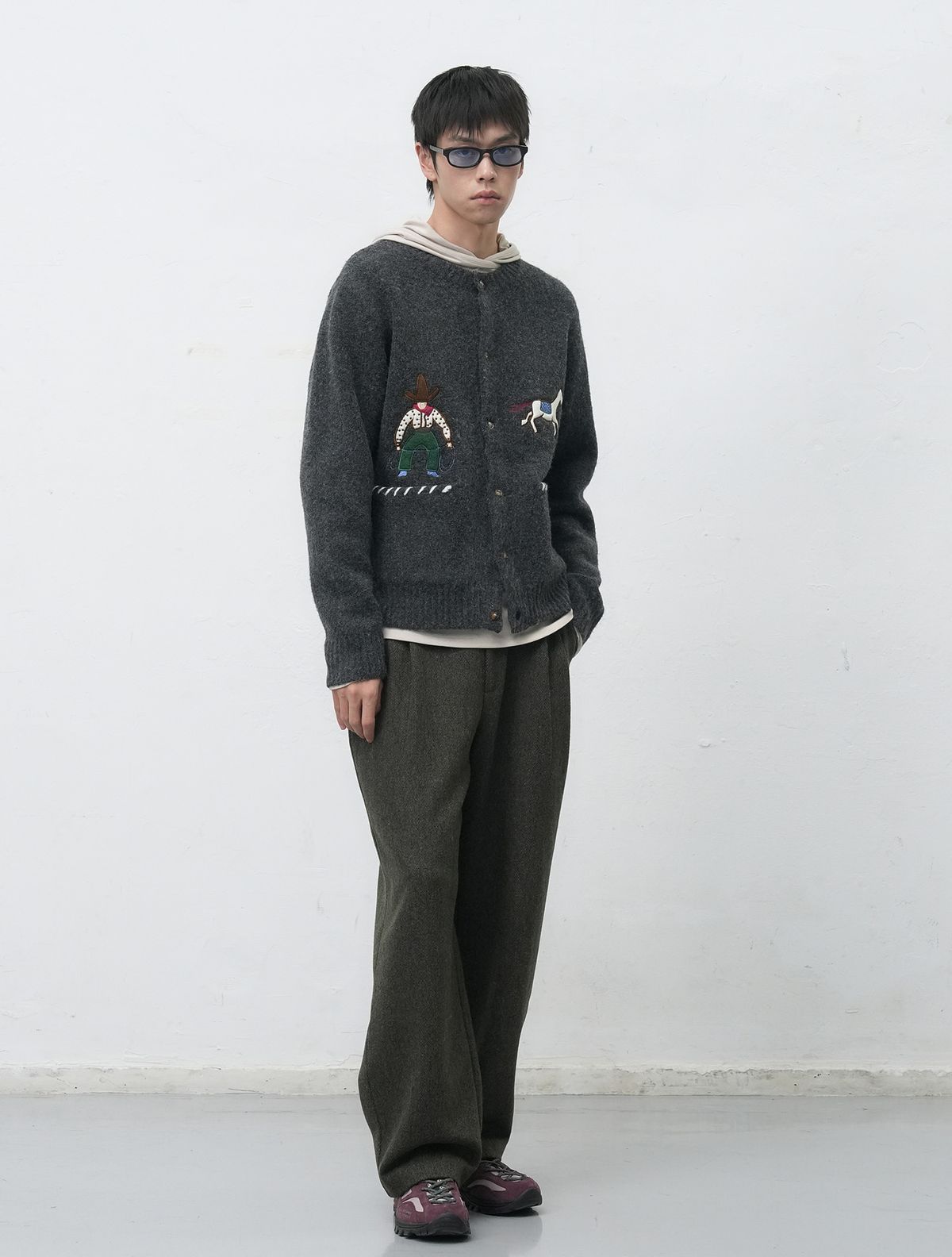 제너럴아이디어(GENERALIDEA) UNISEX 카우보이 크루넥 가디건 [CHARCOAL] / SBE4U04013