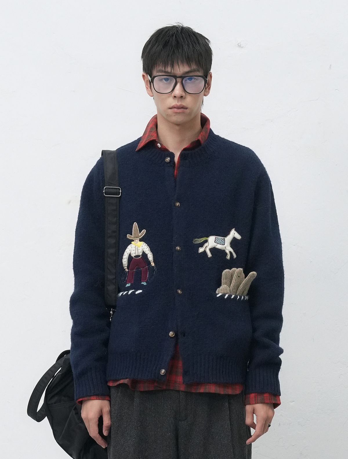 제너럴아이디어(GENERALIDEA) UNISEX 카우보이 크루넥 가디건 [NAVY] / SBE4U04013