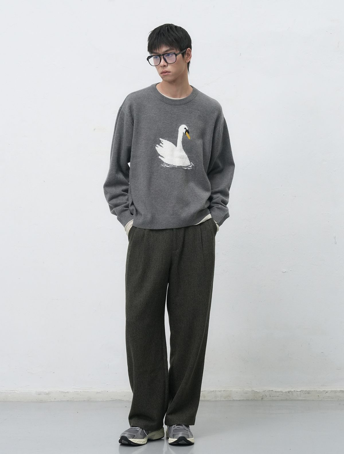 제너럴아이디어(GENERALIDEA) UNISEX 스완 자카드 니트 풀오버 [CHARCOAL] / SBE4U05015