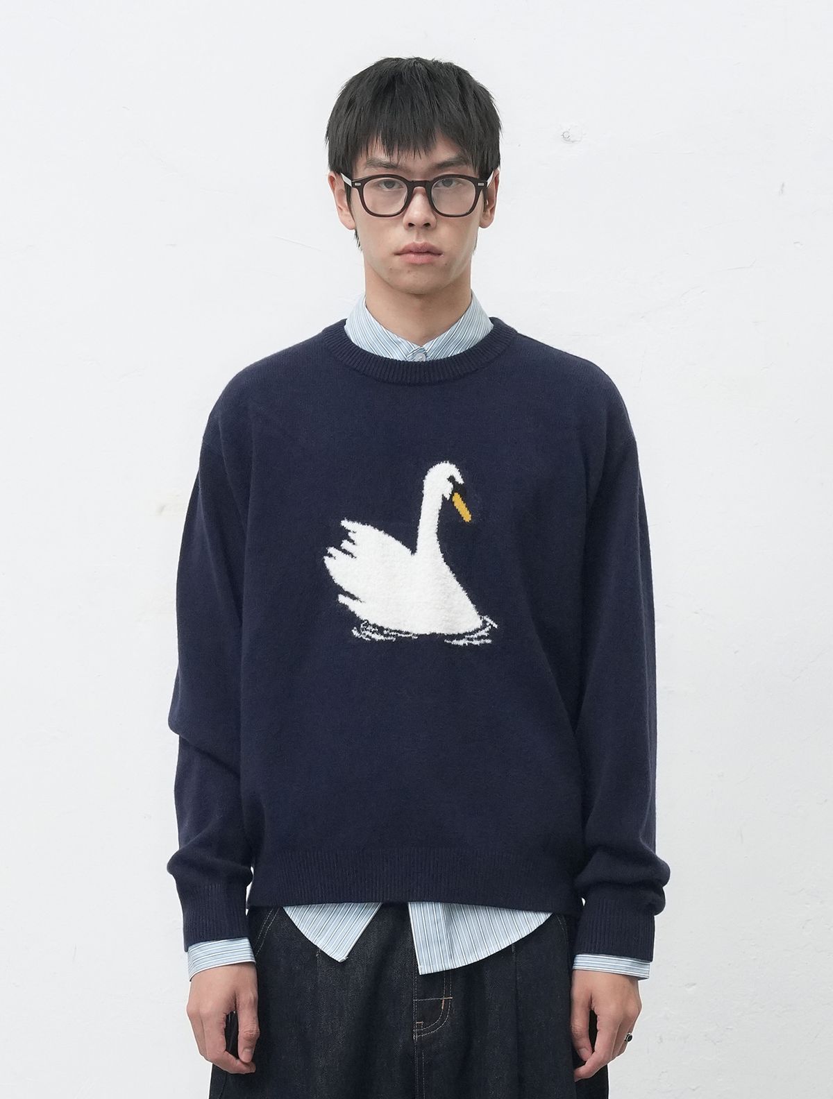 제너럴아이디어(GENERALIDEA) UNISEX 스완 자카드 니트 풀오버 [NAVY] / SBE4U05015