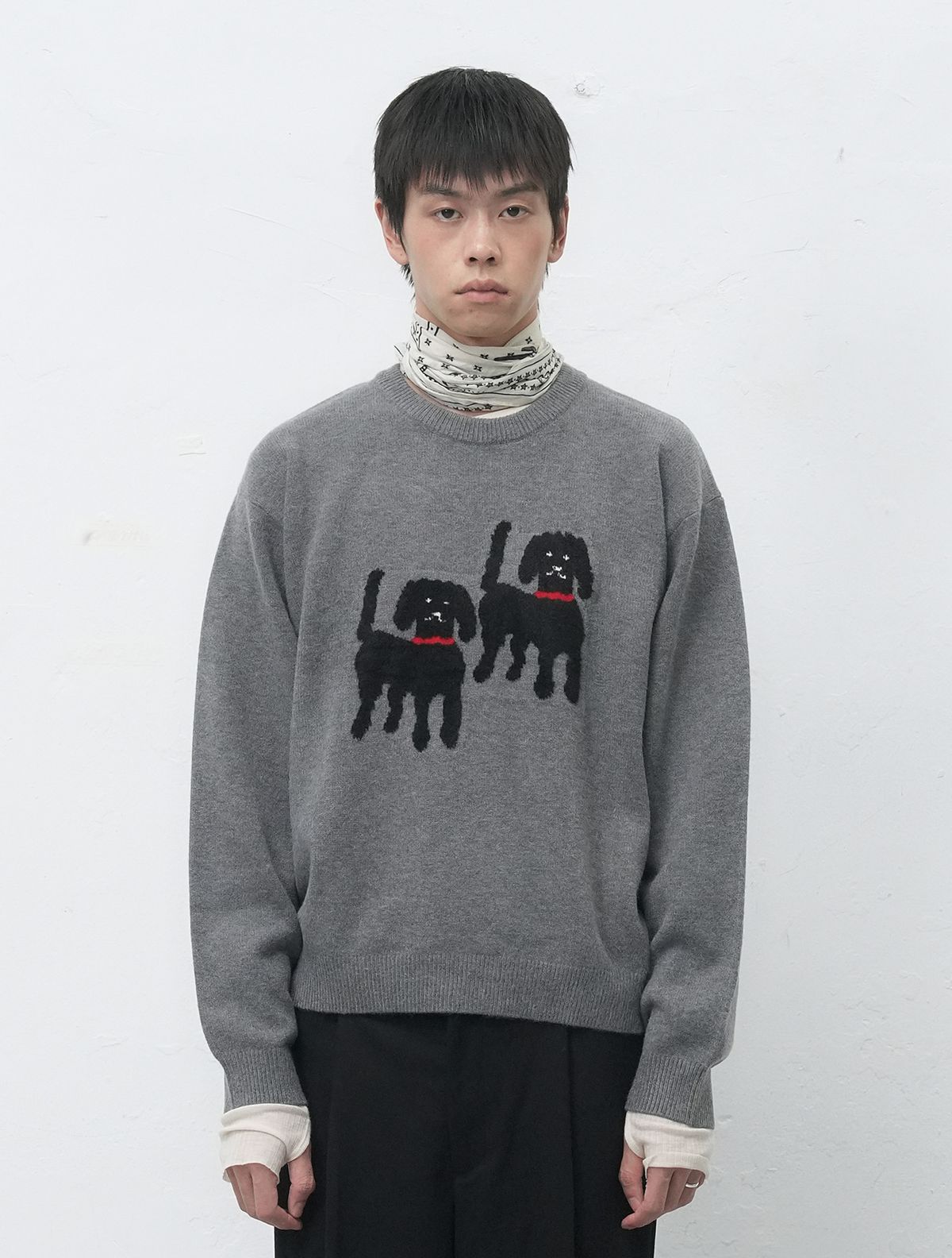 제너럴아이디어(GENERALIDEA) UNISEX 트윈도그 자카드 니트 풀오버 [CHARCOAL] / SBE4U05016