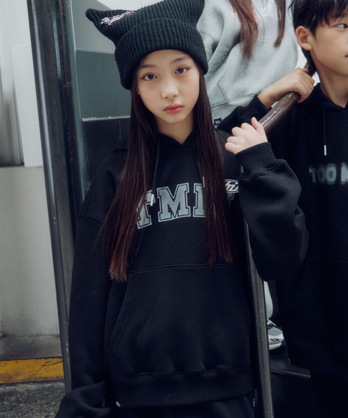 티미유(TMIU) 크롭 후드 맨투맨