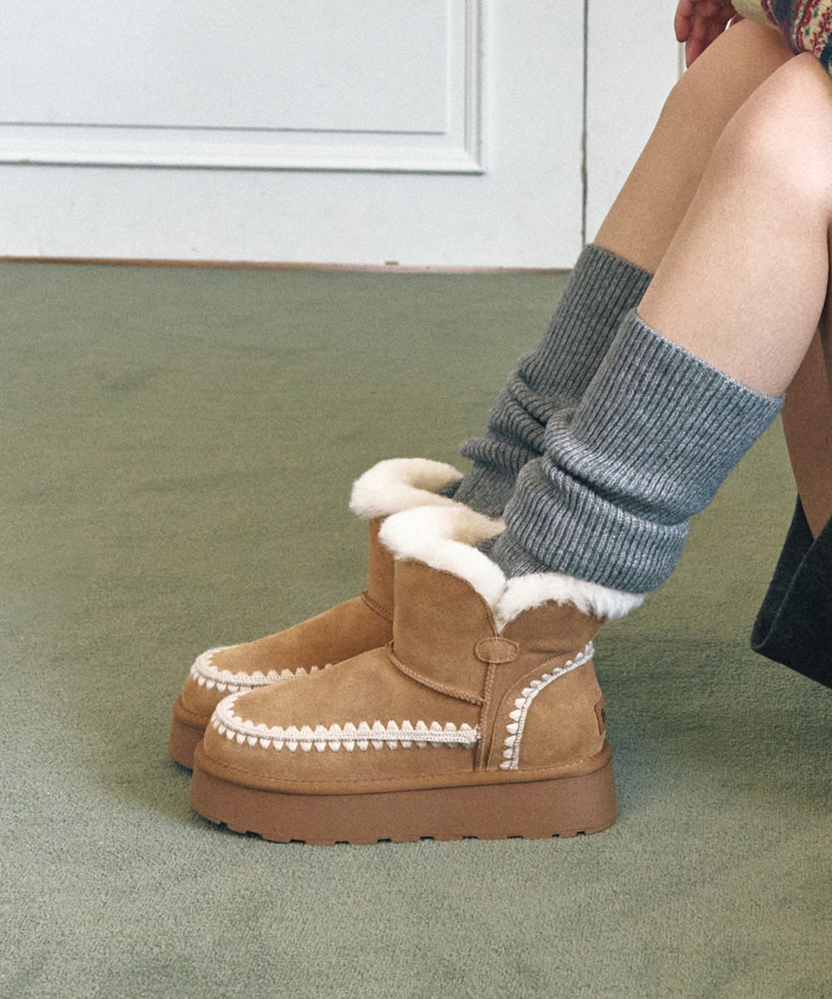 프리플라(FRI FLA) ljh1035 Cozy Stitch Mini Boots - 2 Colors
