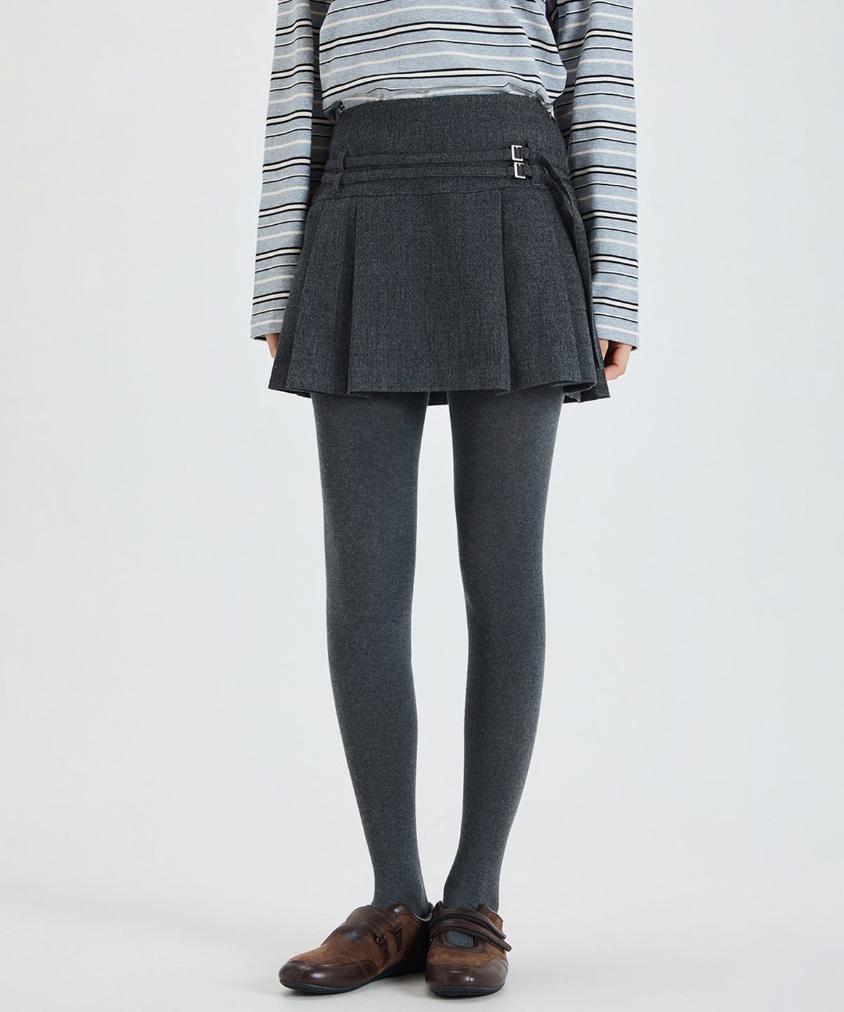 미쏘(MIXXO) 스트랩 플리츠 미니 스커트_MIWWHG104G