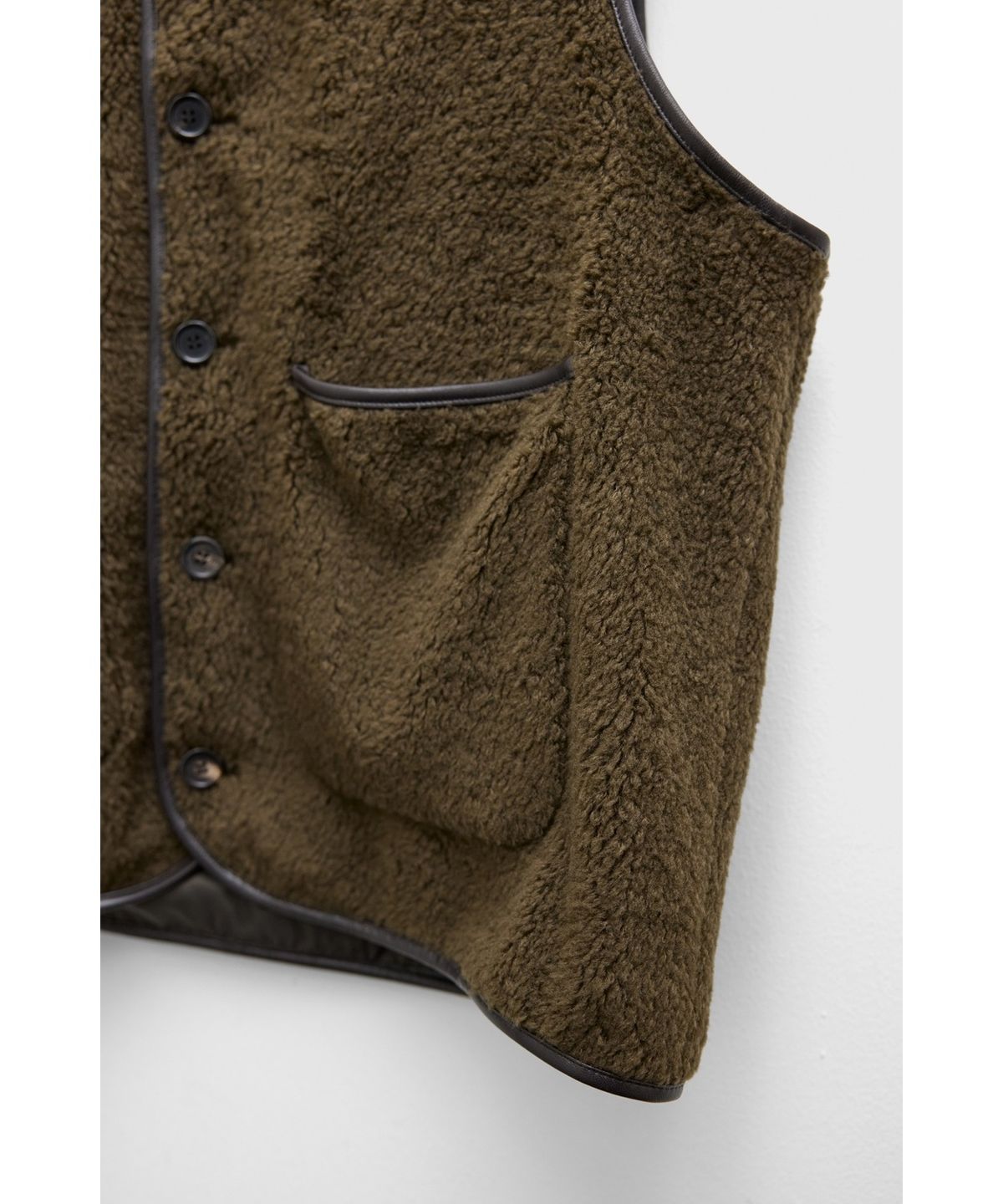 유스(YOUTH) Leather Trim Wool Pile Vest - Brown