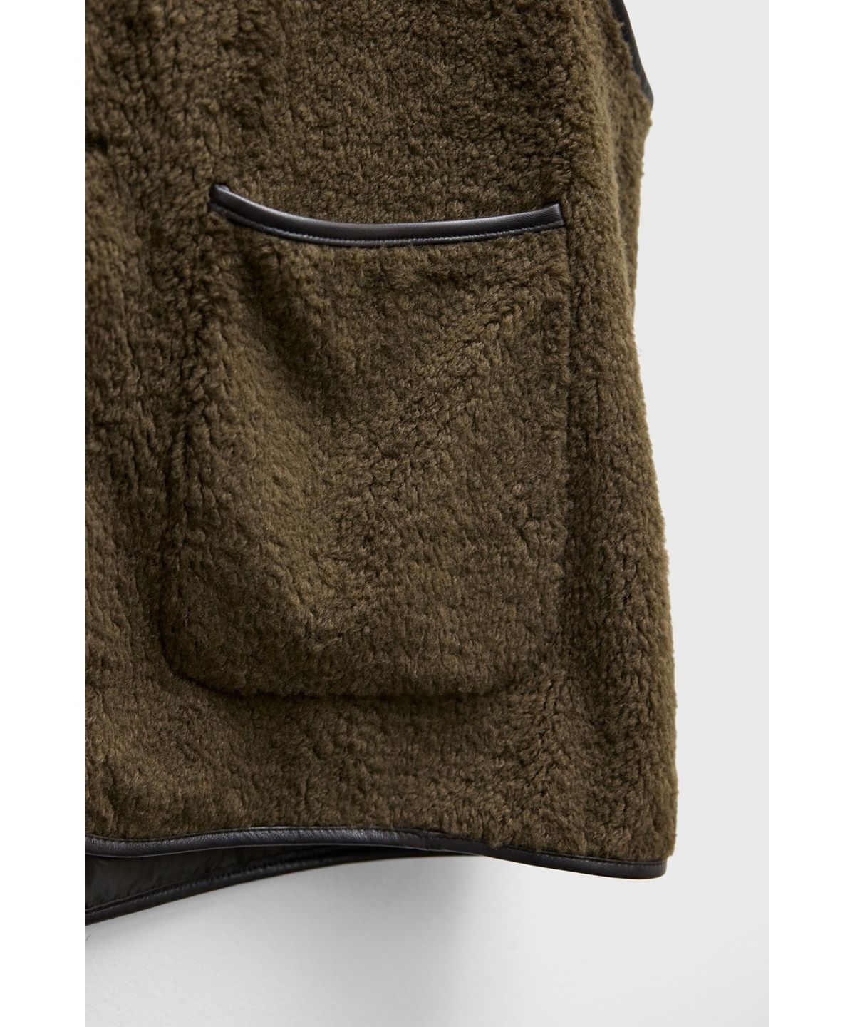 유스(YOUTH) Leather Trim Wool Pile Vest - Brown