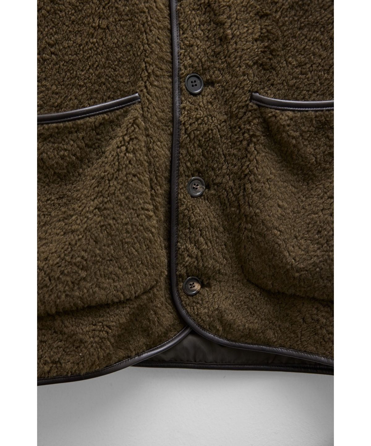 유스(YOUTH) Leather Trim Wool Pile Vest - Brown