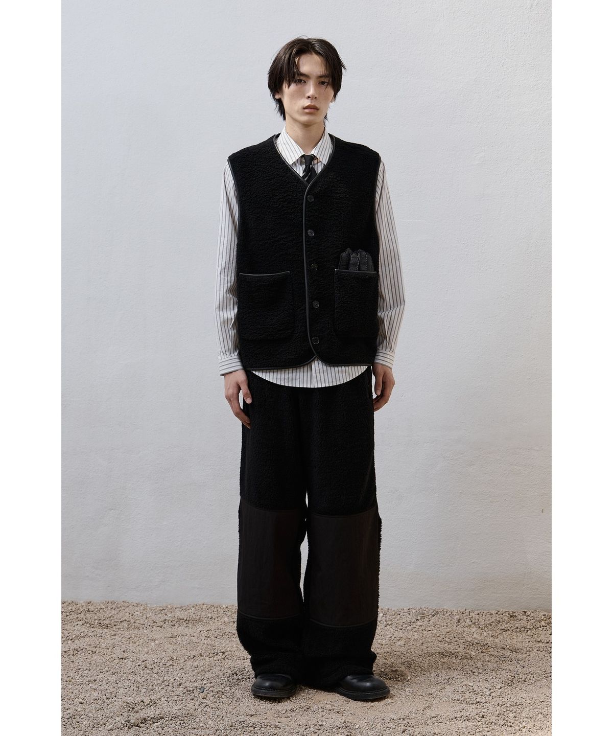 유스(YOUTH) Leather Trim Wool Pile Vest - Brown