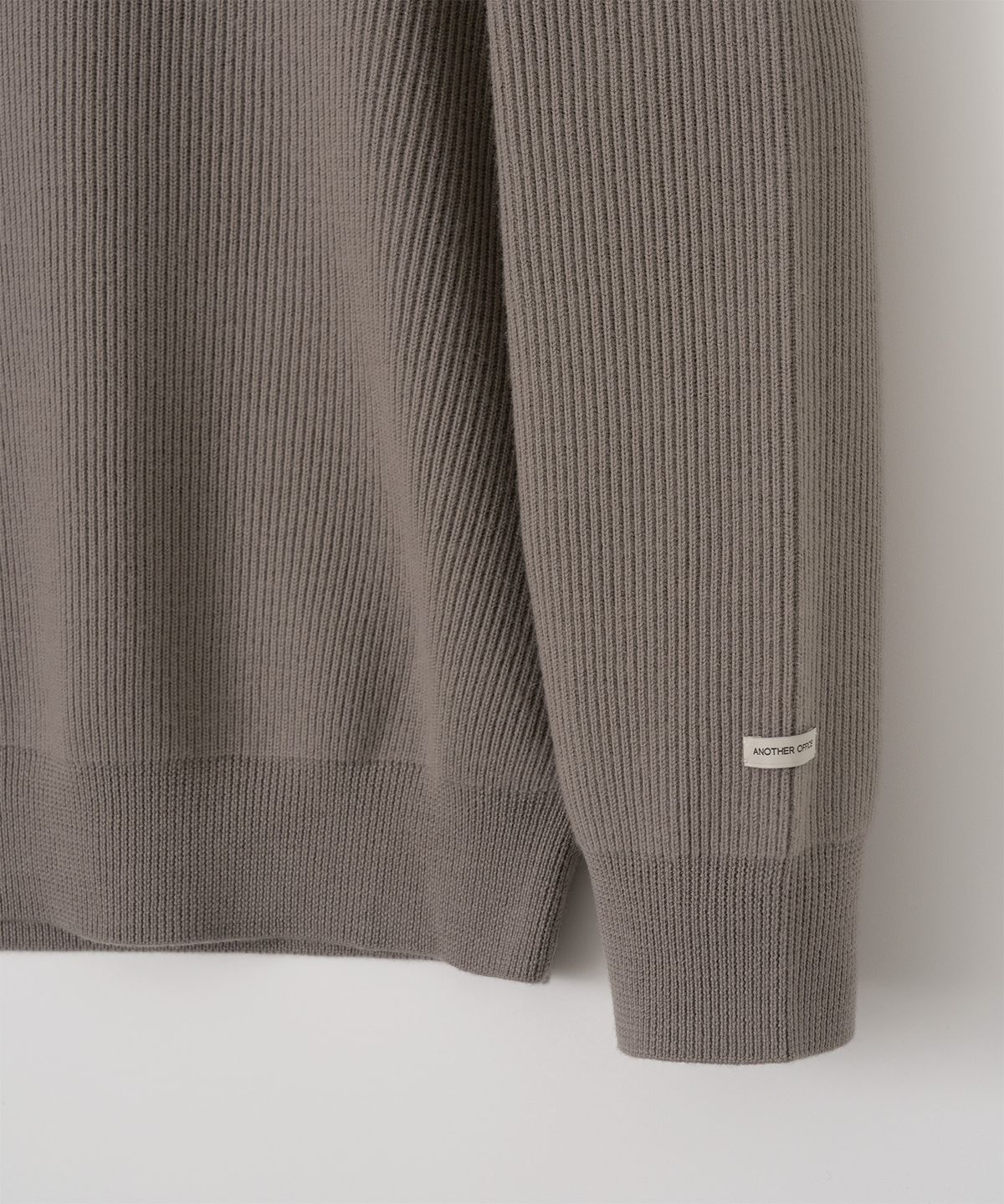 어나더 오피스(ANOTHER OFFICE) Volume Half Zip-up Knit (Taupe)