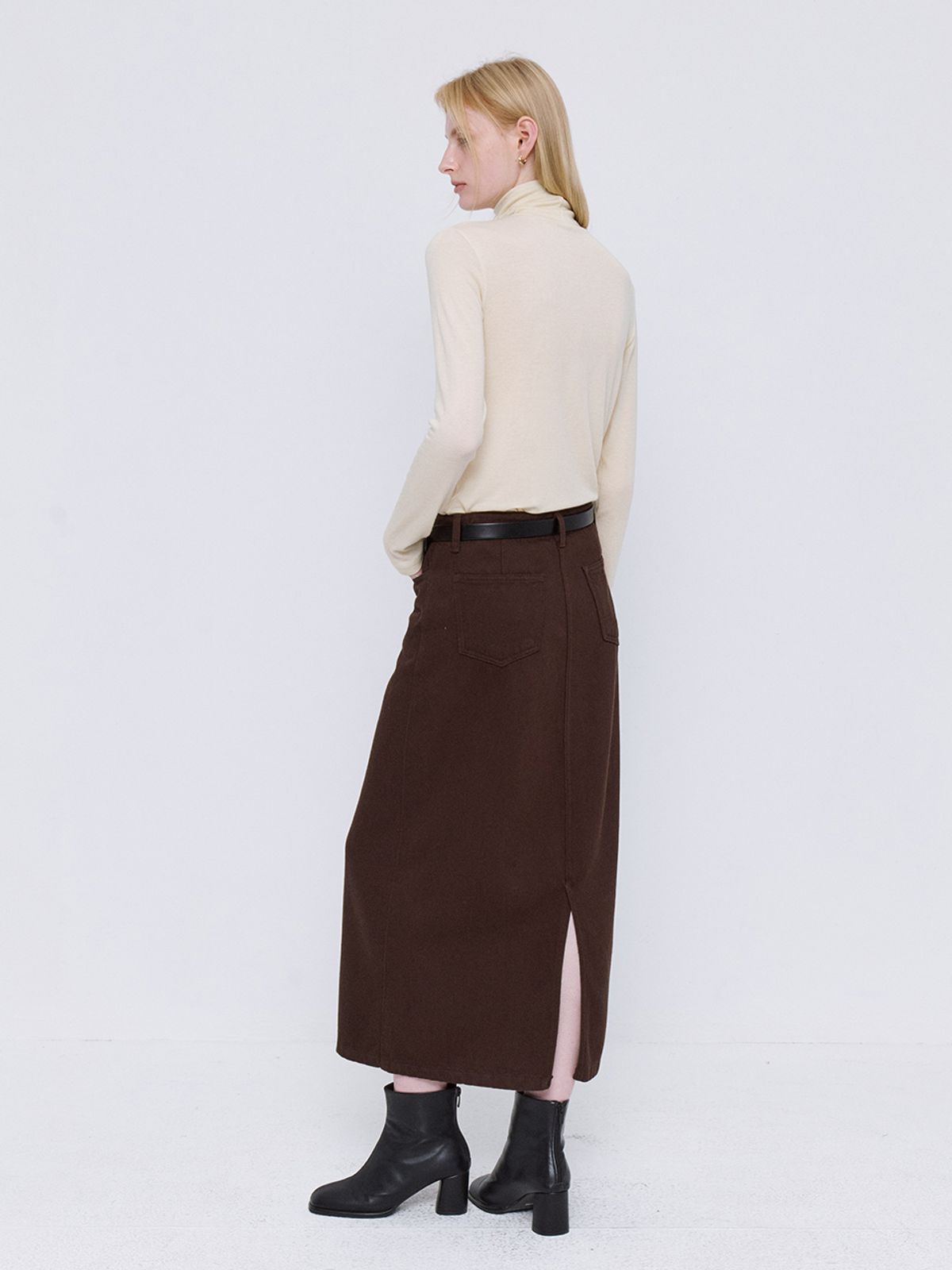 르세지엠(LESEIZEME) Classic Silky Long Skirt - Brown
